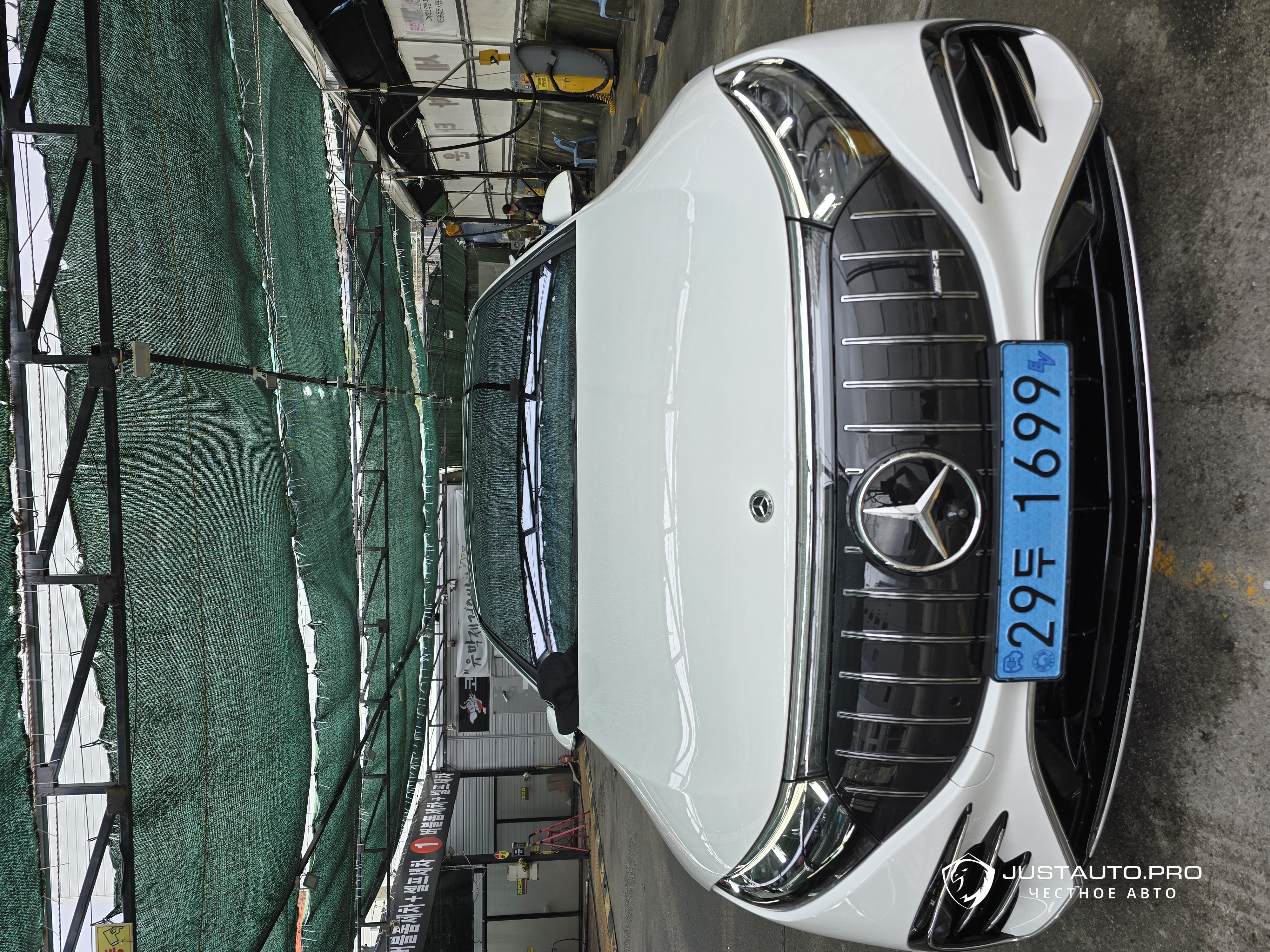 Автомобиль Mercedes-Benz EQS