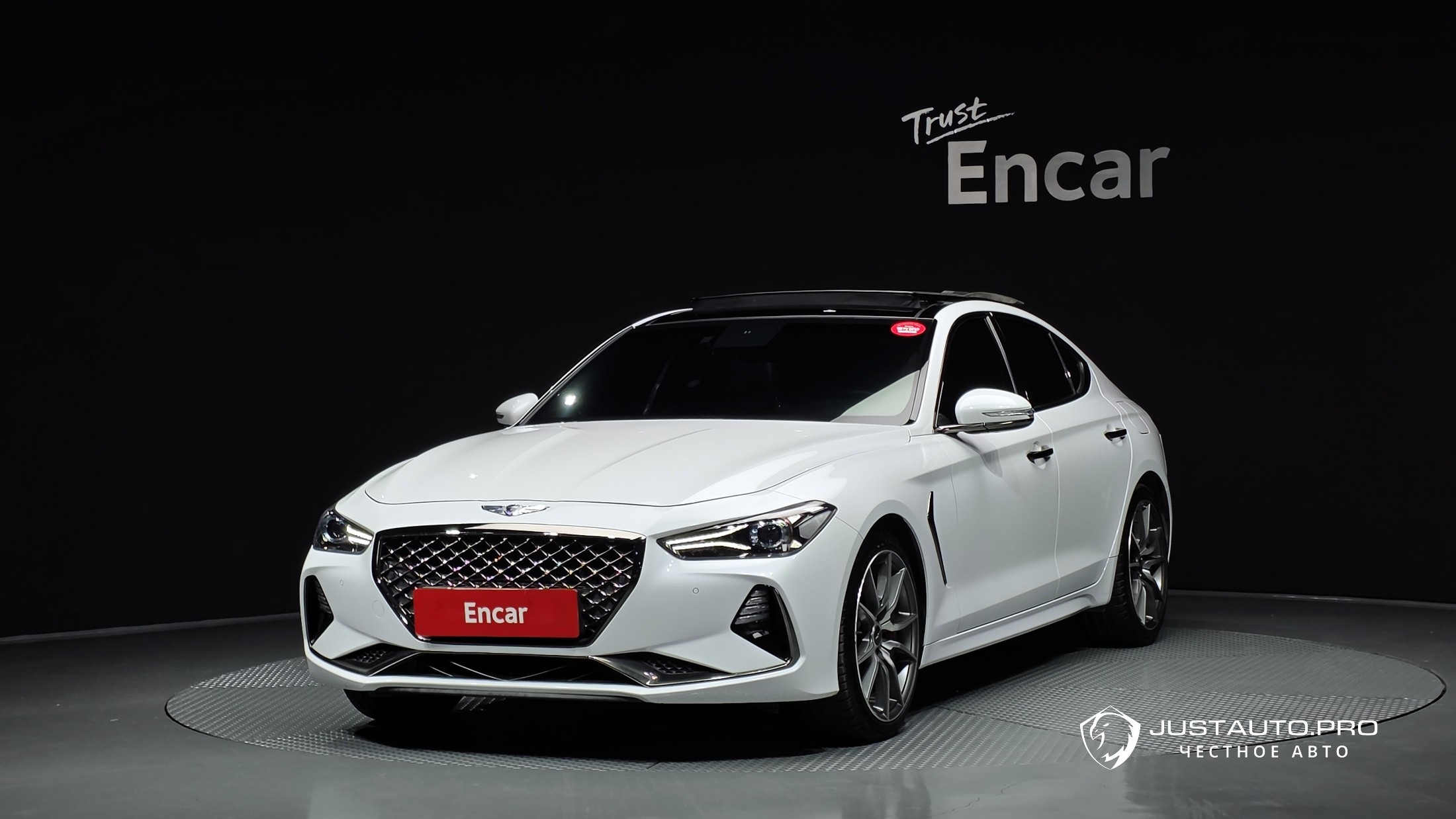 Автомобиль Genesis G70