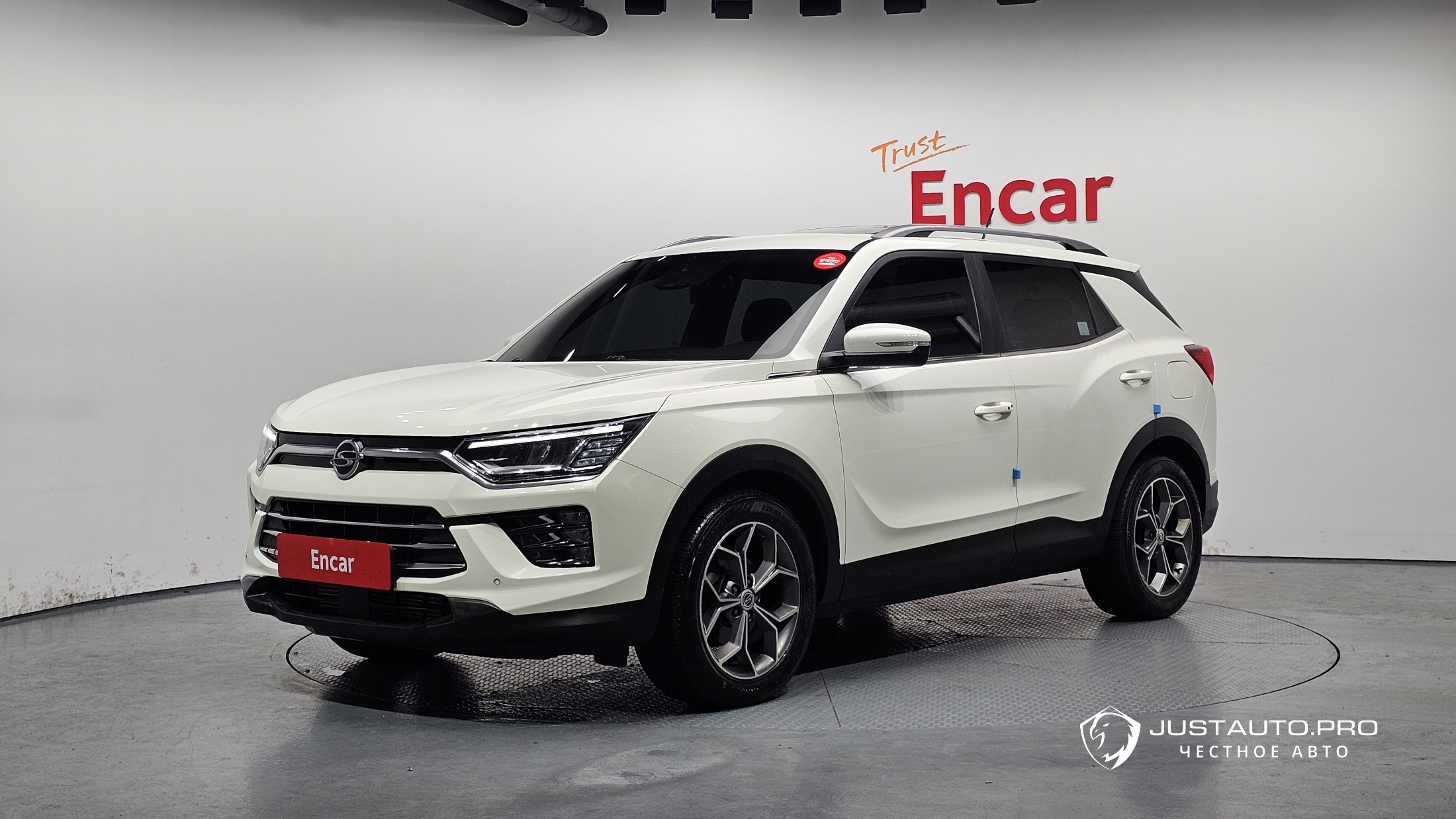 Автомобиль KG_Mobility_Ssangyong KORANDO