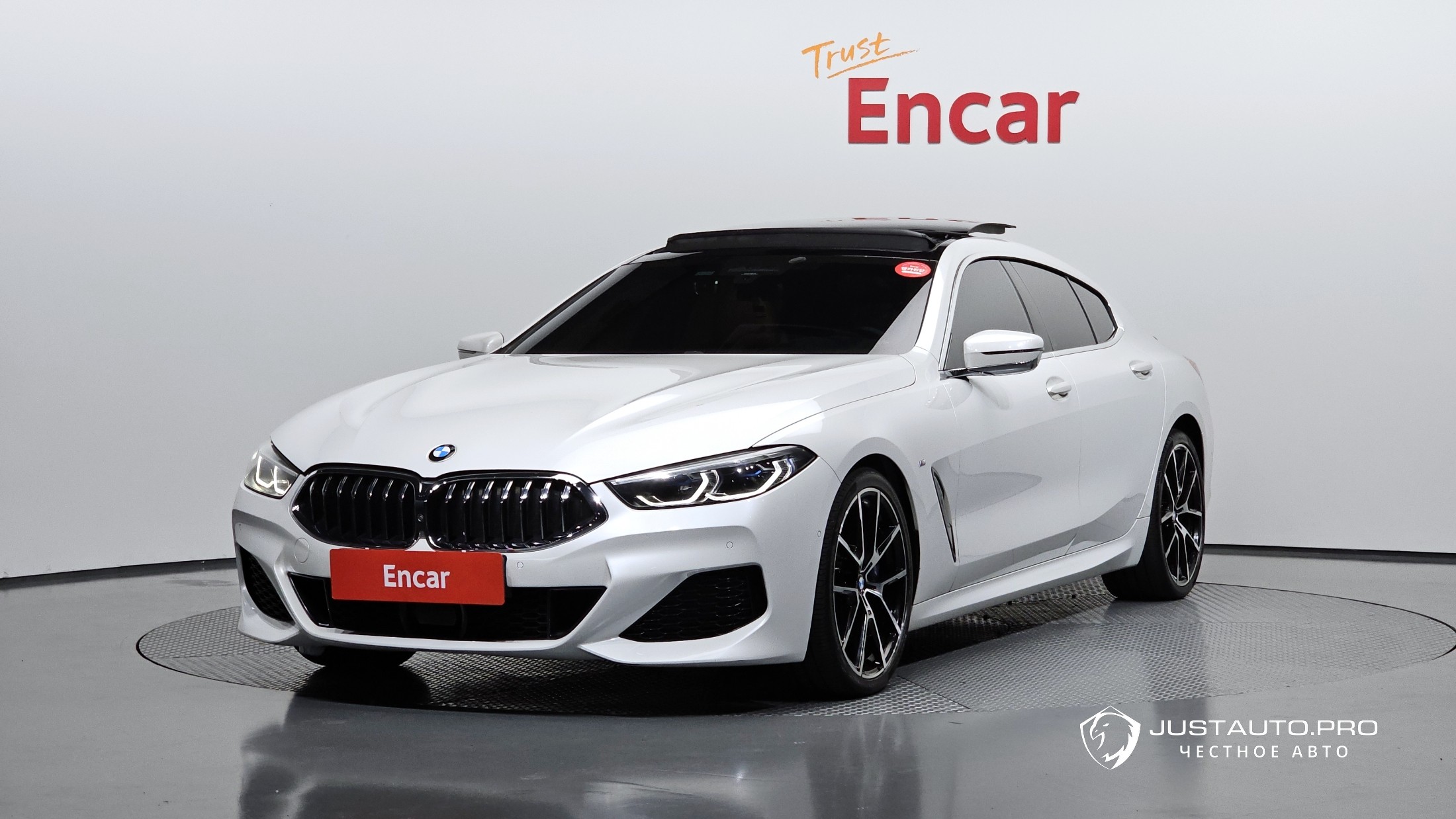 Автомобиль BMW 8-Series
