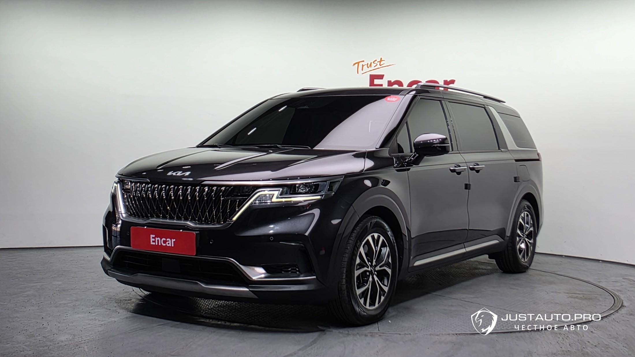 Автомобиль Kia Canival