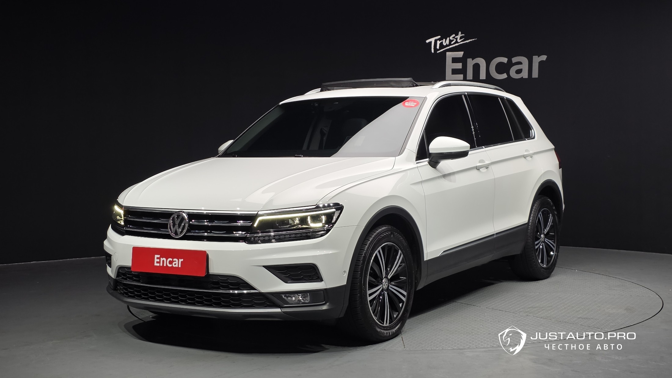 Автомобиль Volkswagen Tiguan