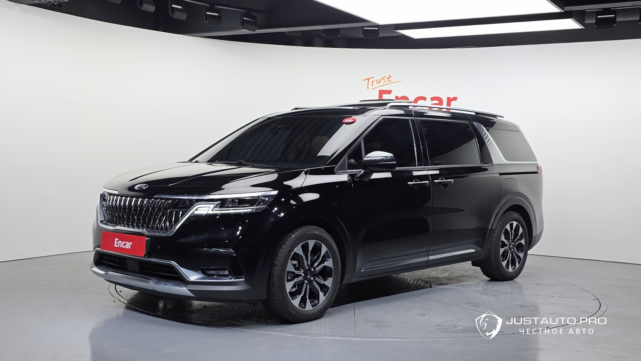 Автомобиль Kia Canival