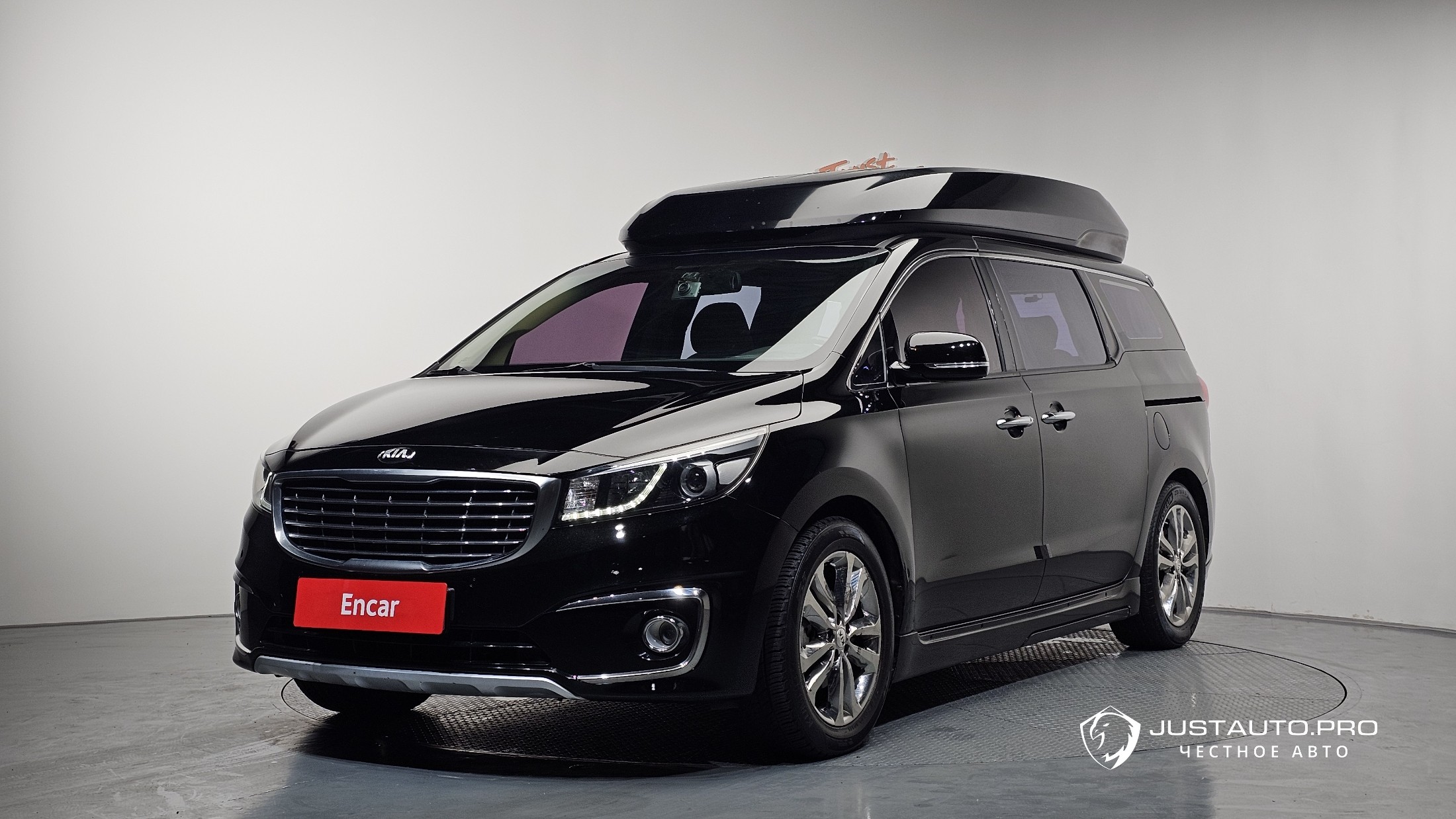 Автомобиль Kia Canival