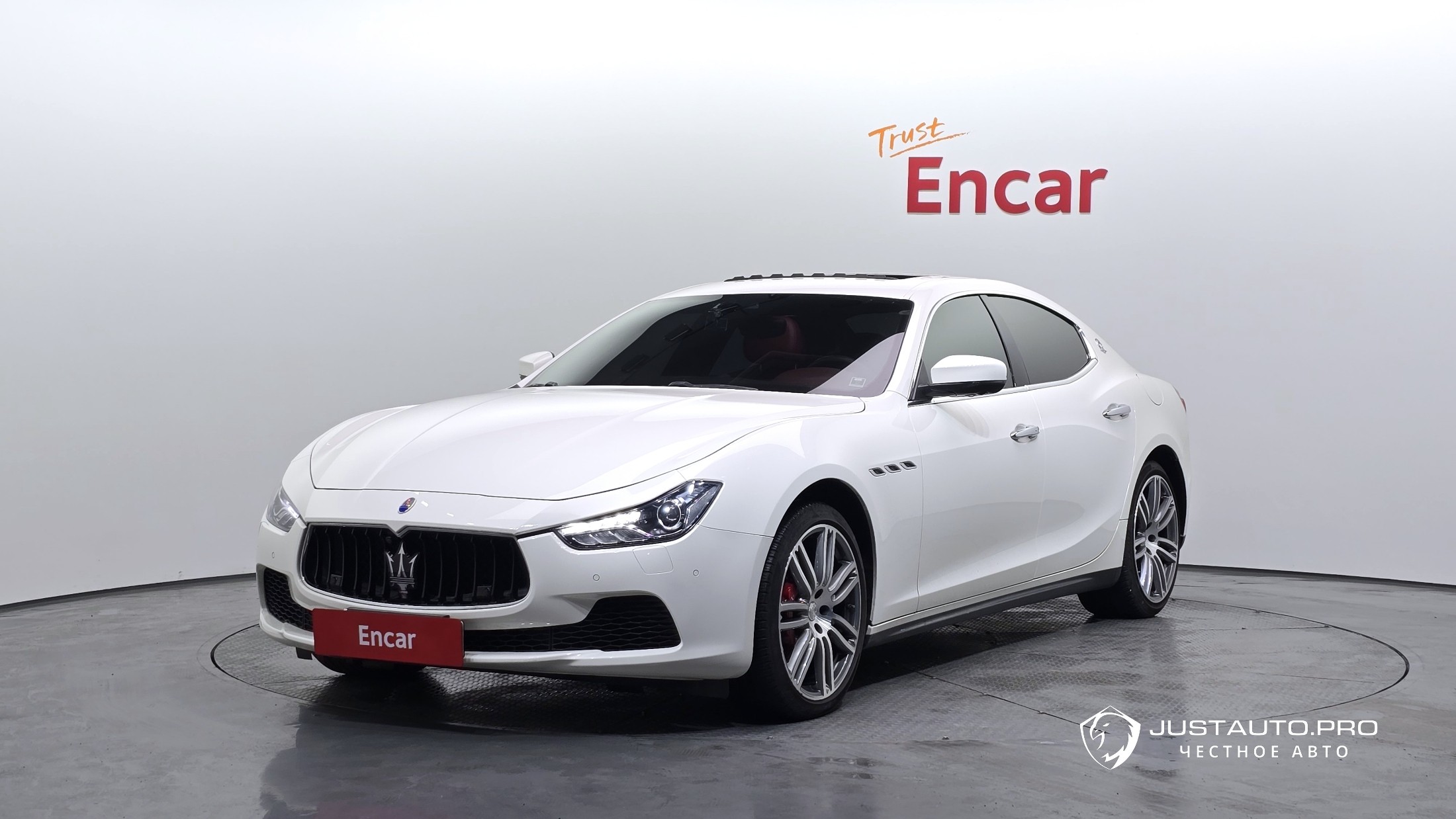 Автомобиль Maserati Ghibli
