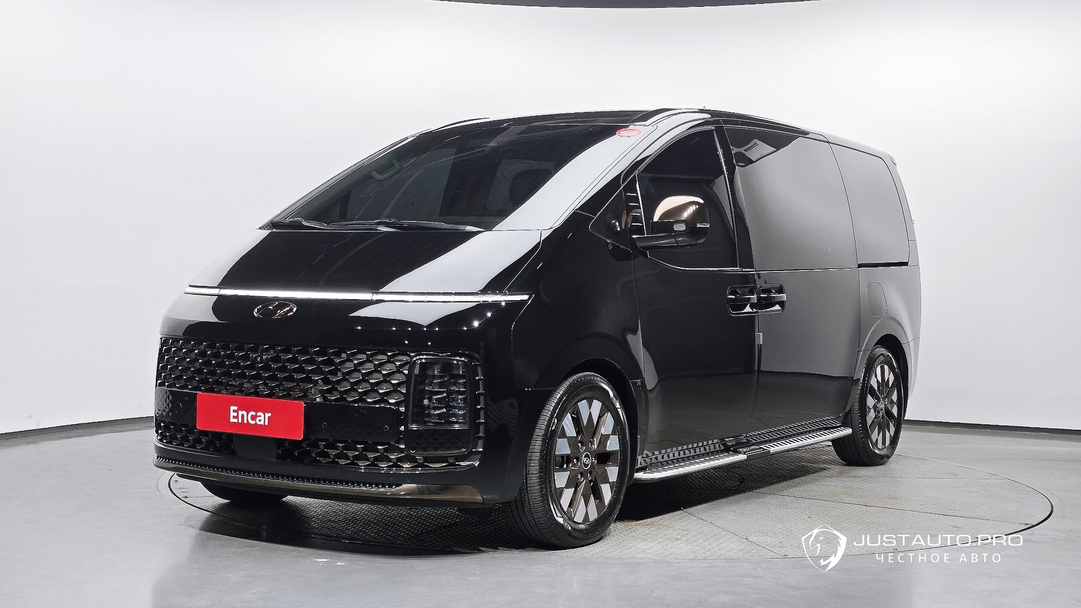 Автомобиль Hyundai Staria