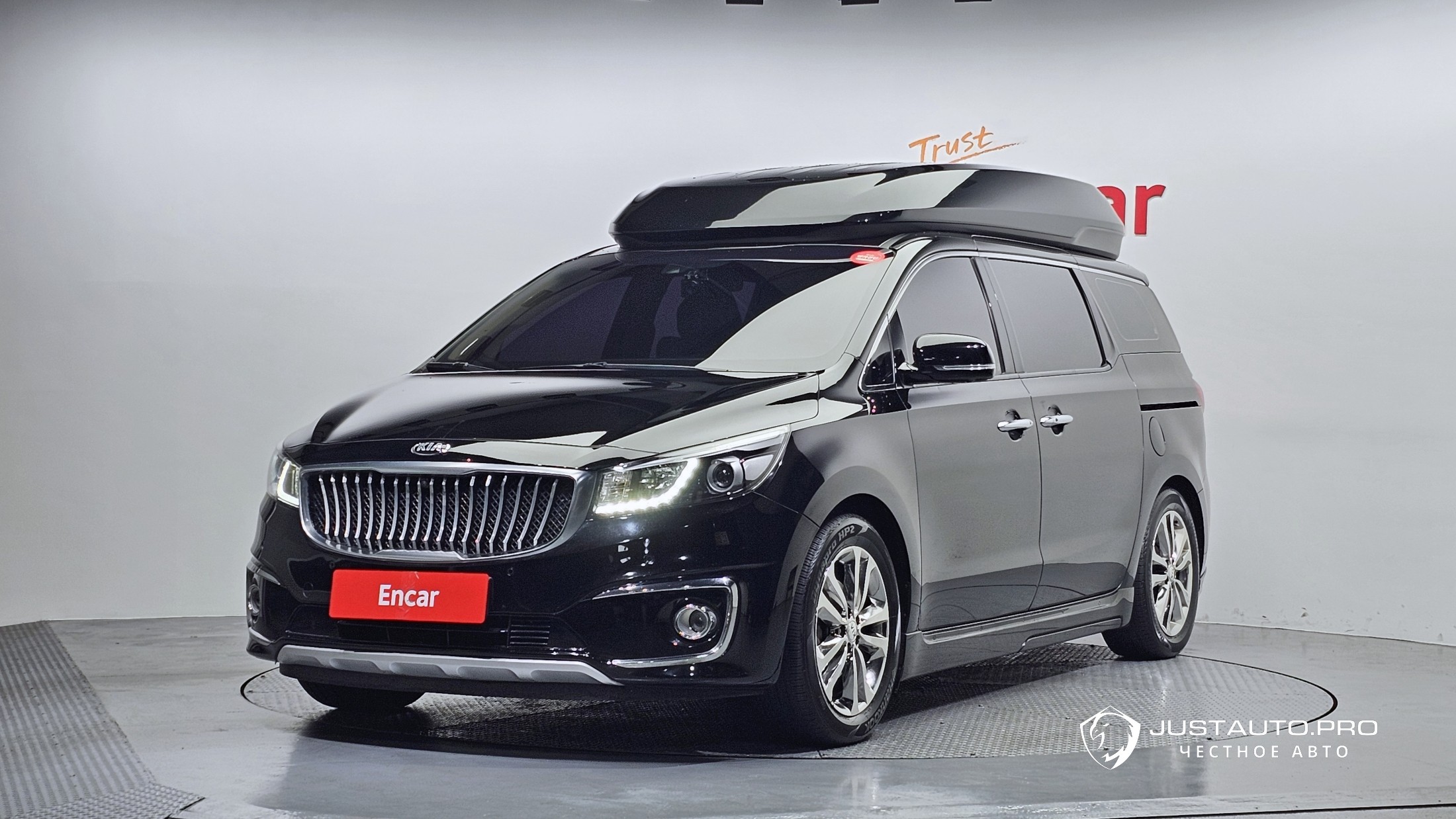 Автомобиль Kia Canival