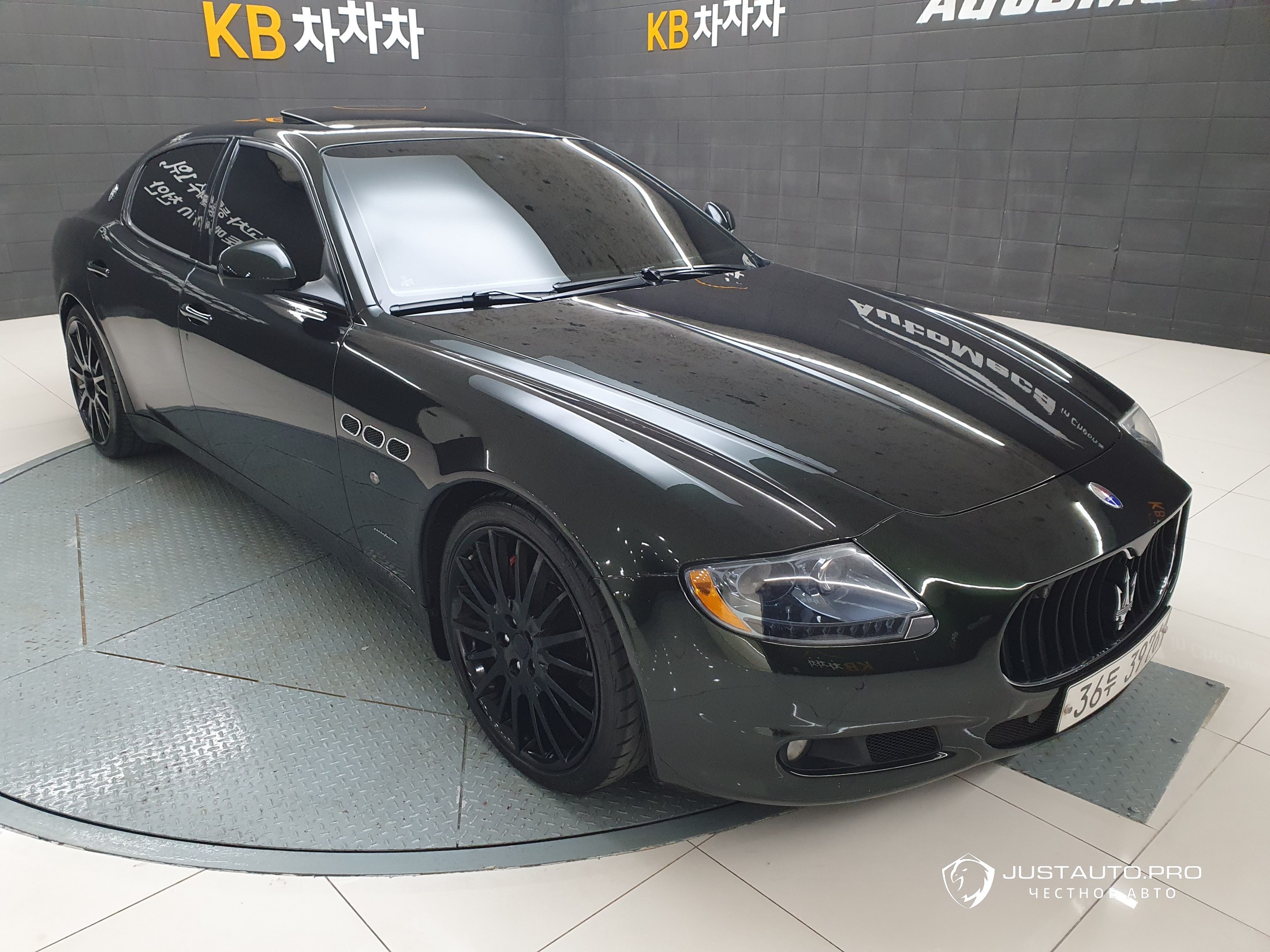 Автомобиль Maserati Quattroporte