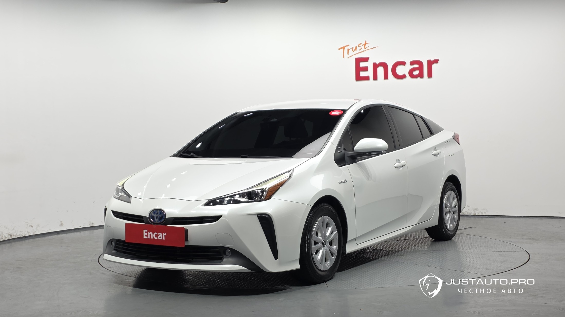 Автомобиль Toyota Prius