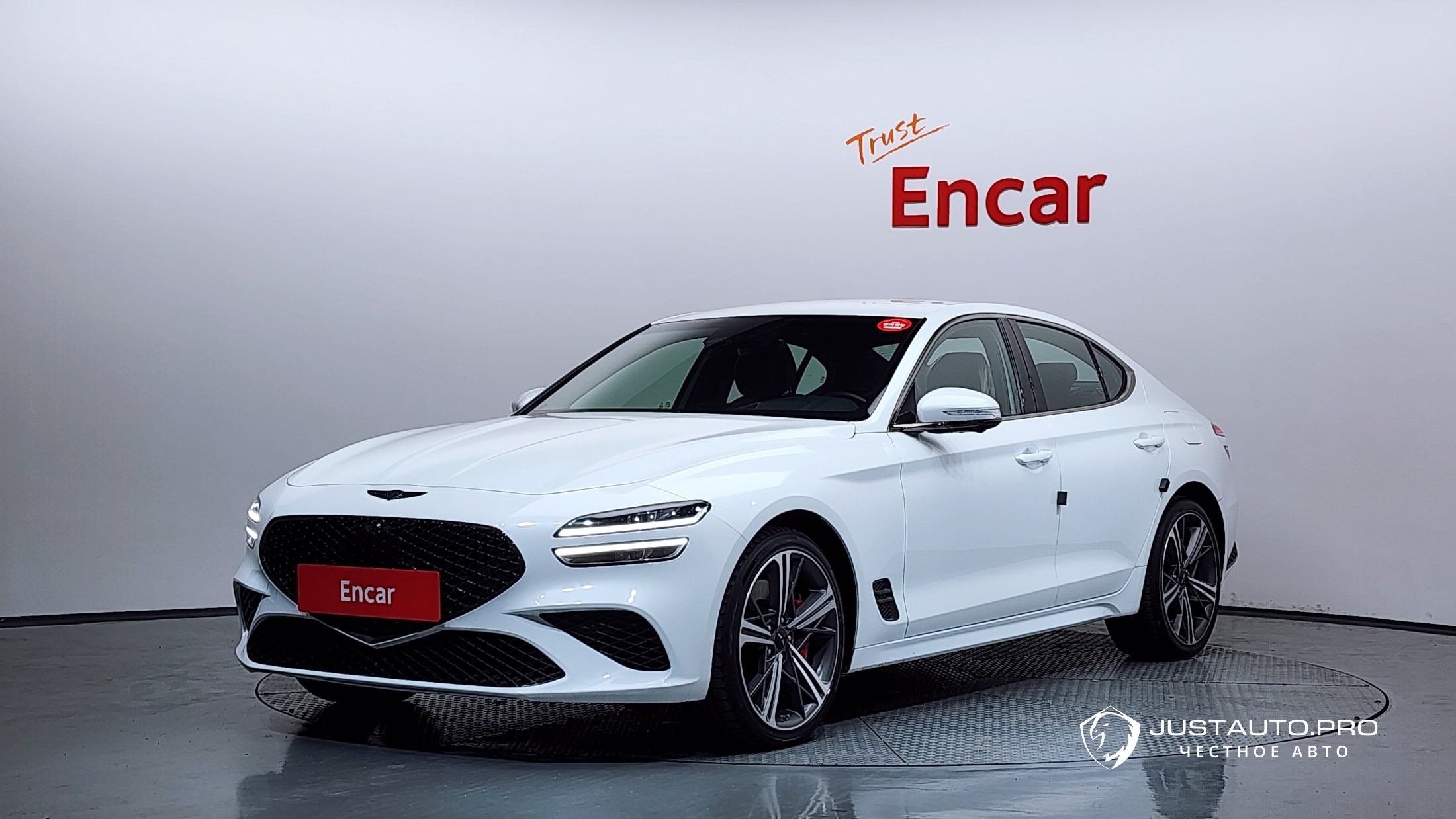 Автомобиль Genesis G70