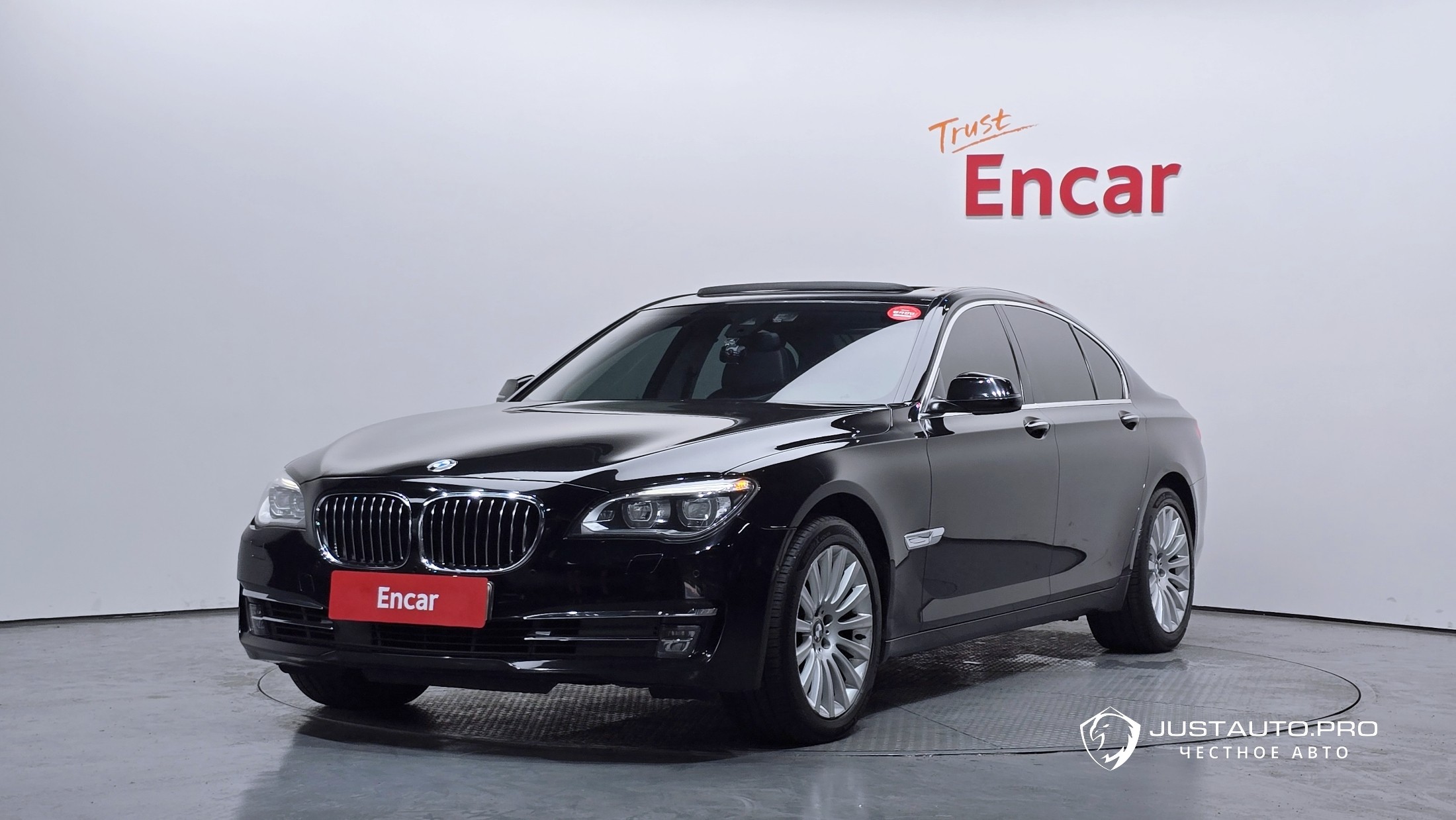 Автомобиль BMW 7-Series
