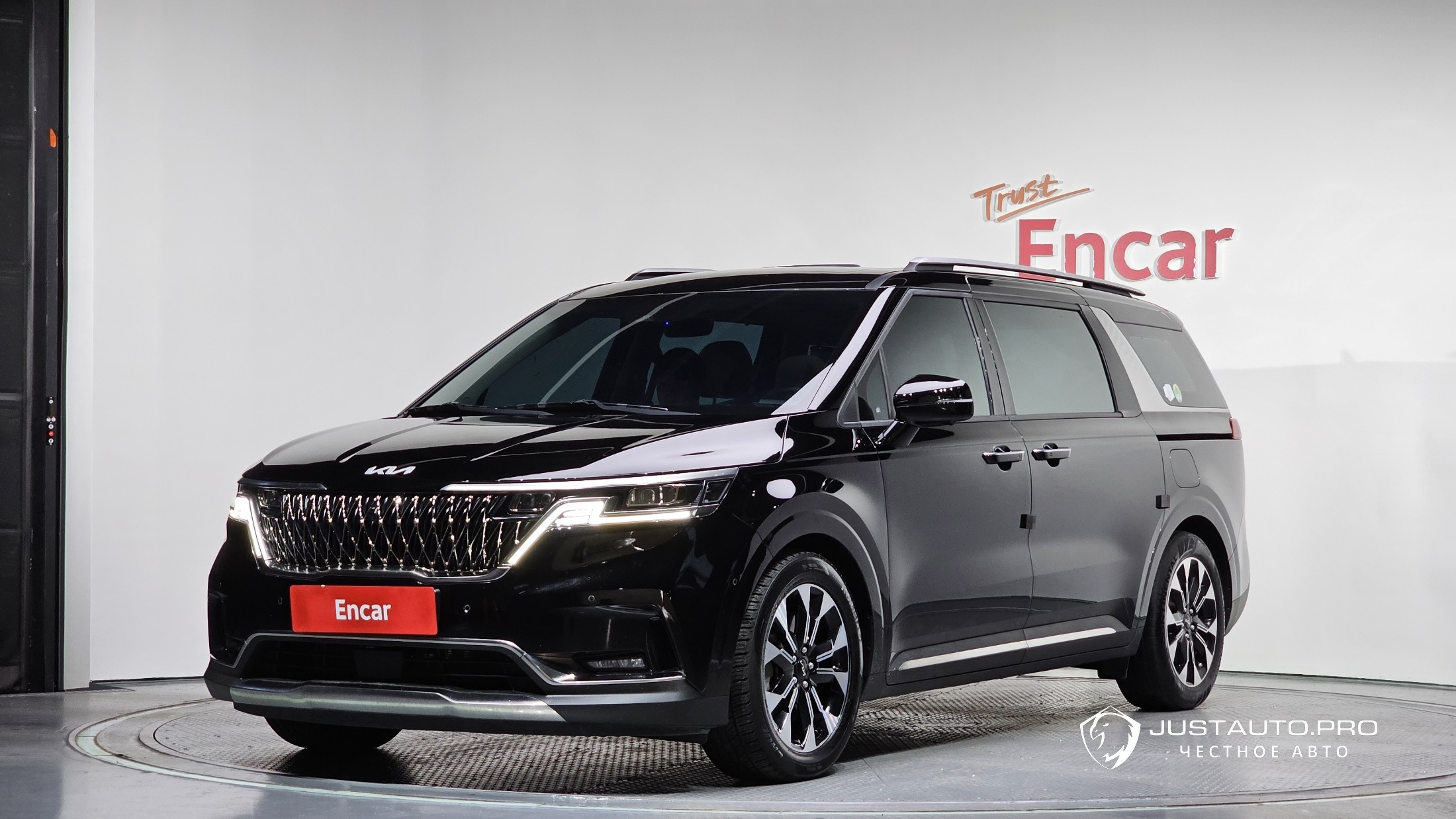 Автомобиль Kia Canival