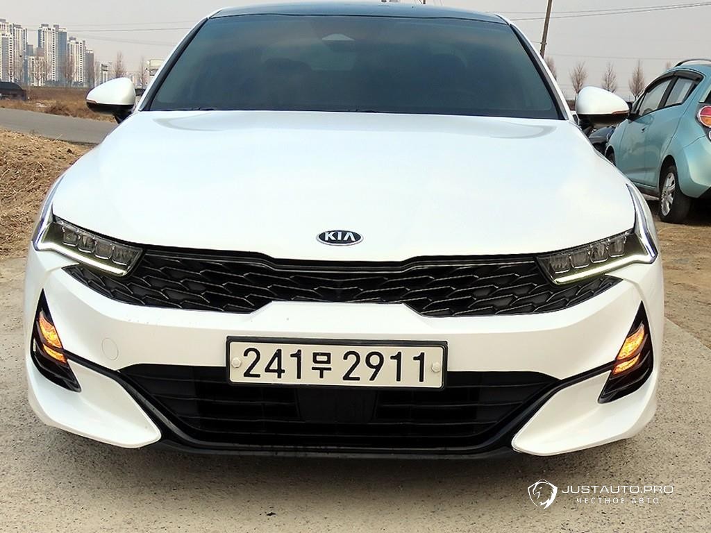 Автомобиль Kia K5