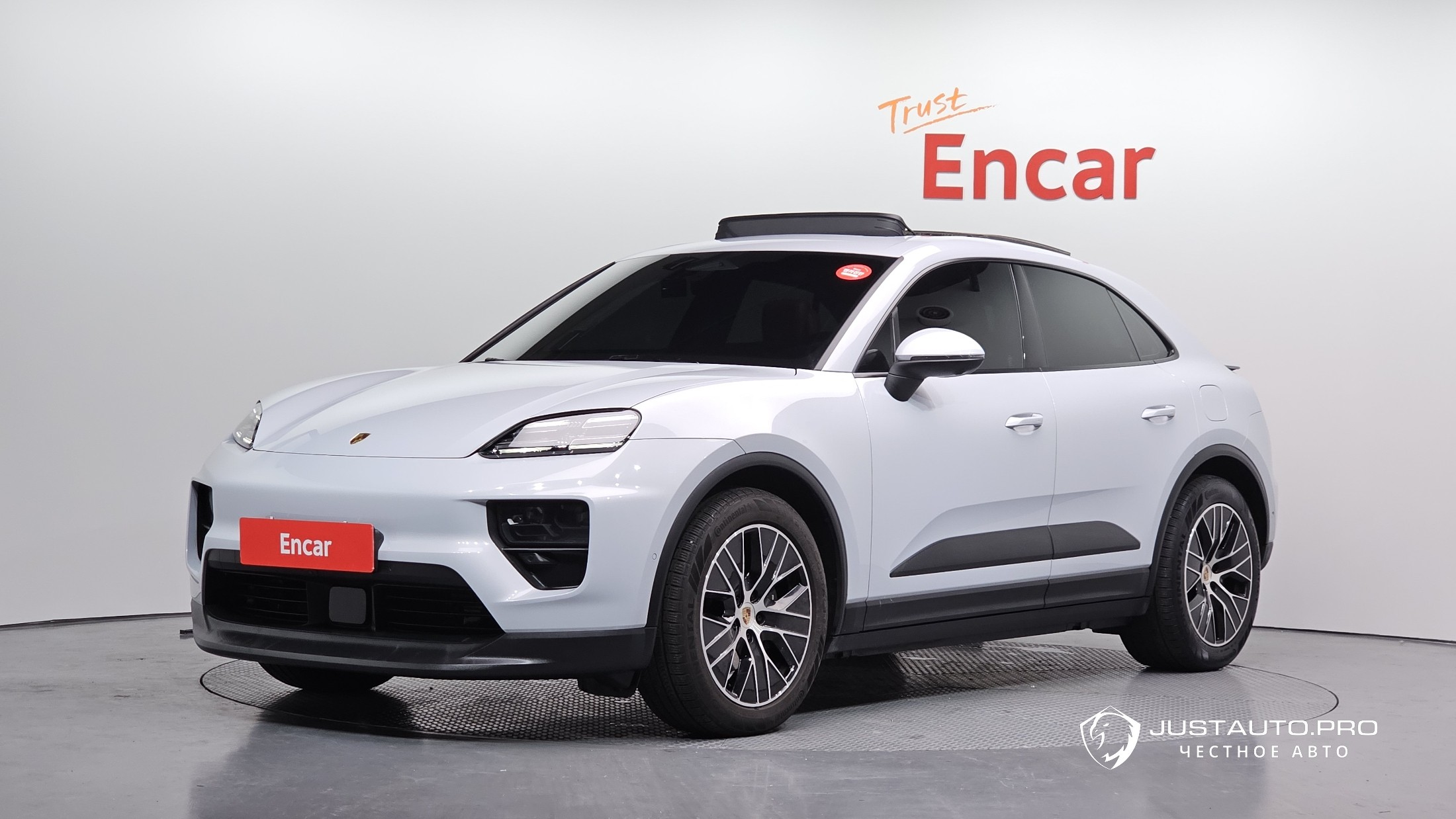 Автомобиль Porsche Macan