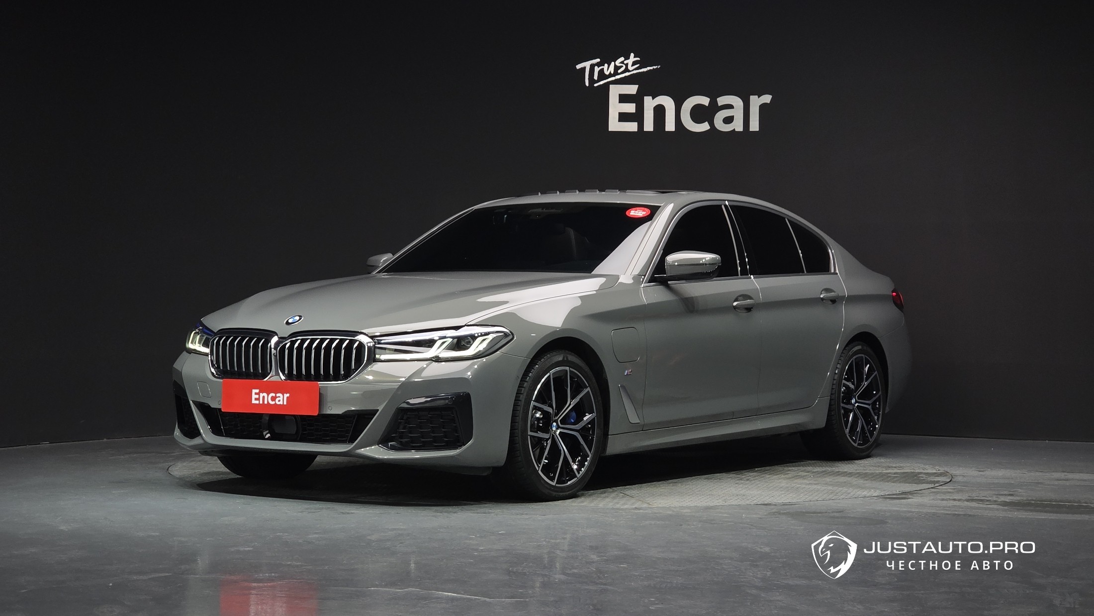 Автомобиль BMW 5-Series