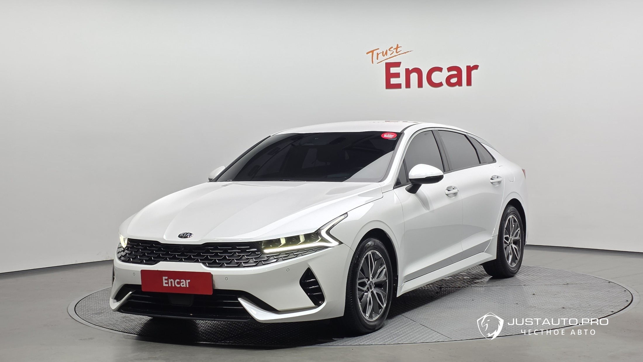 Автомобиль Kia K5