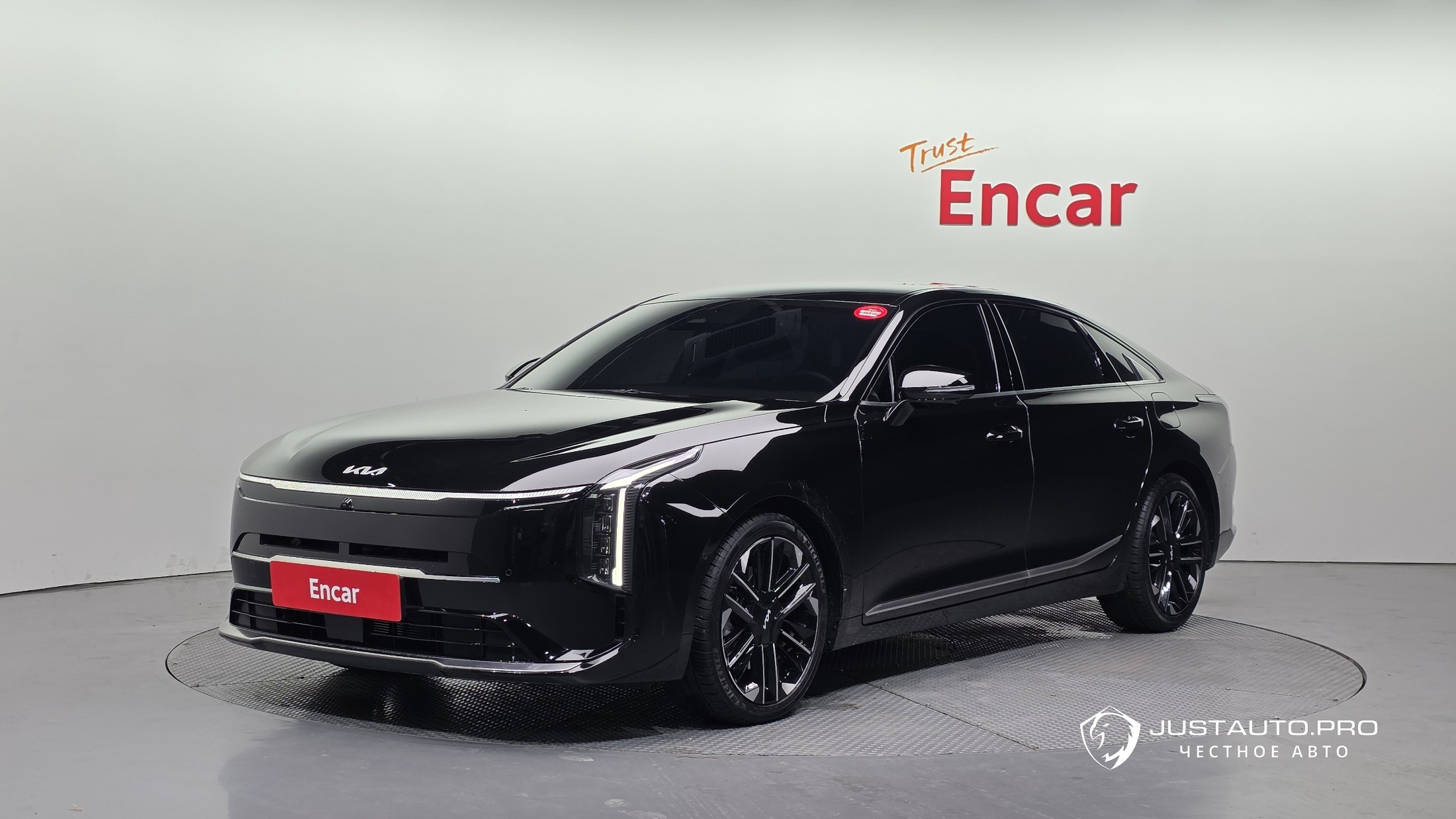 Автомобиль Kia K8