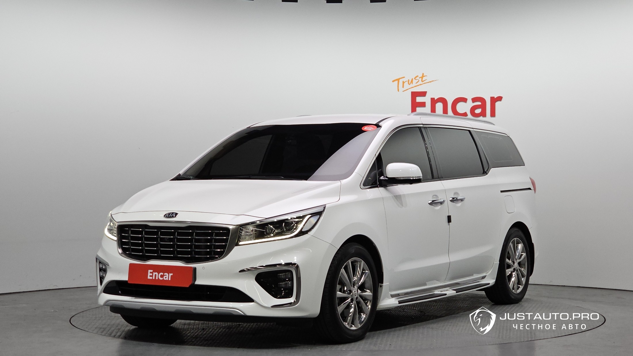Автомобиль Kia Canival