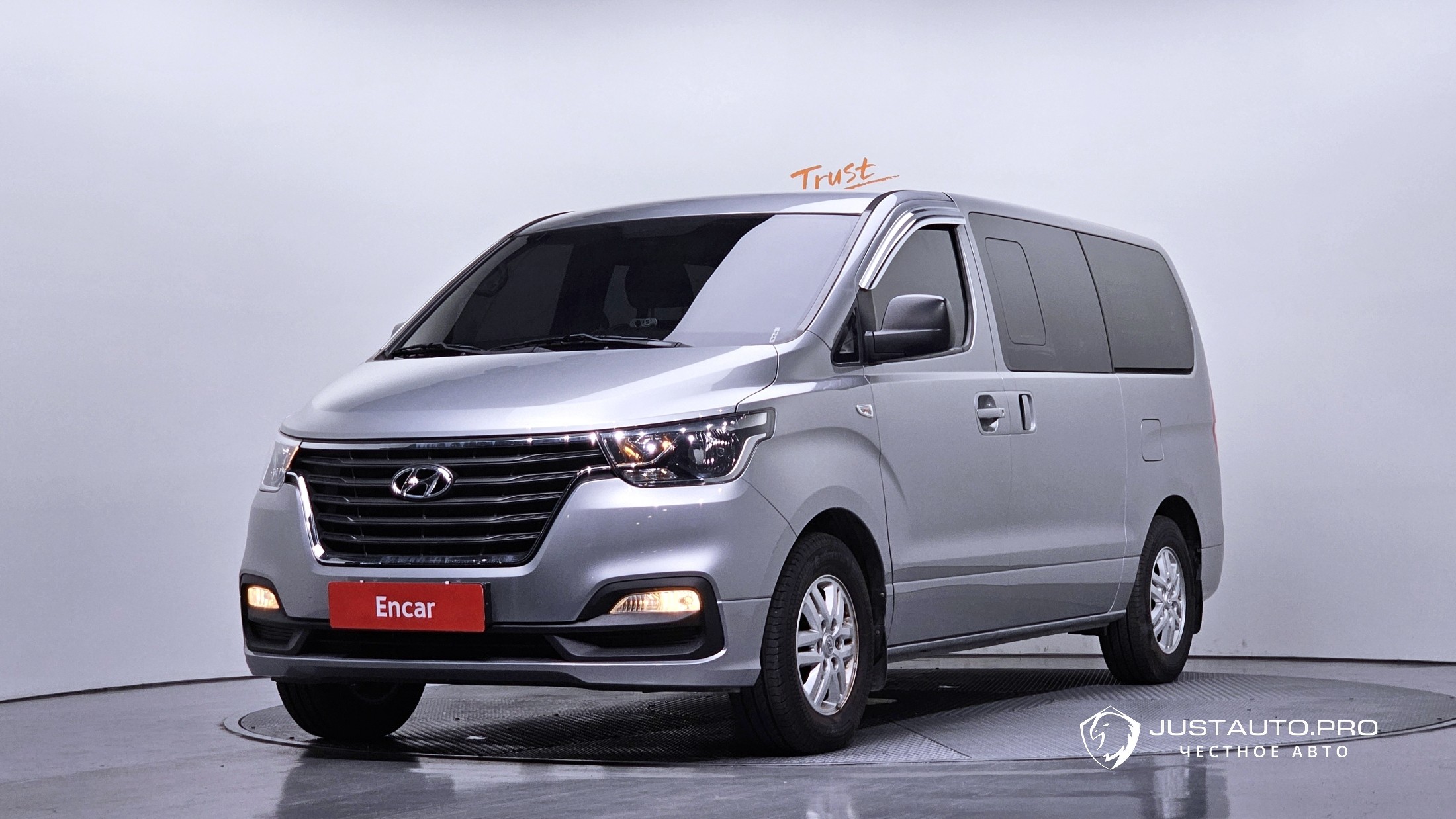 Автомобиль Hyundai Starex