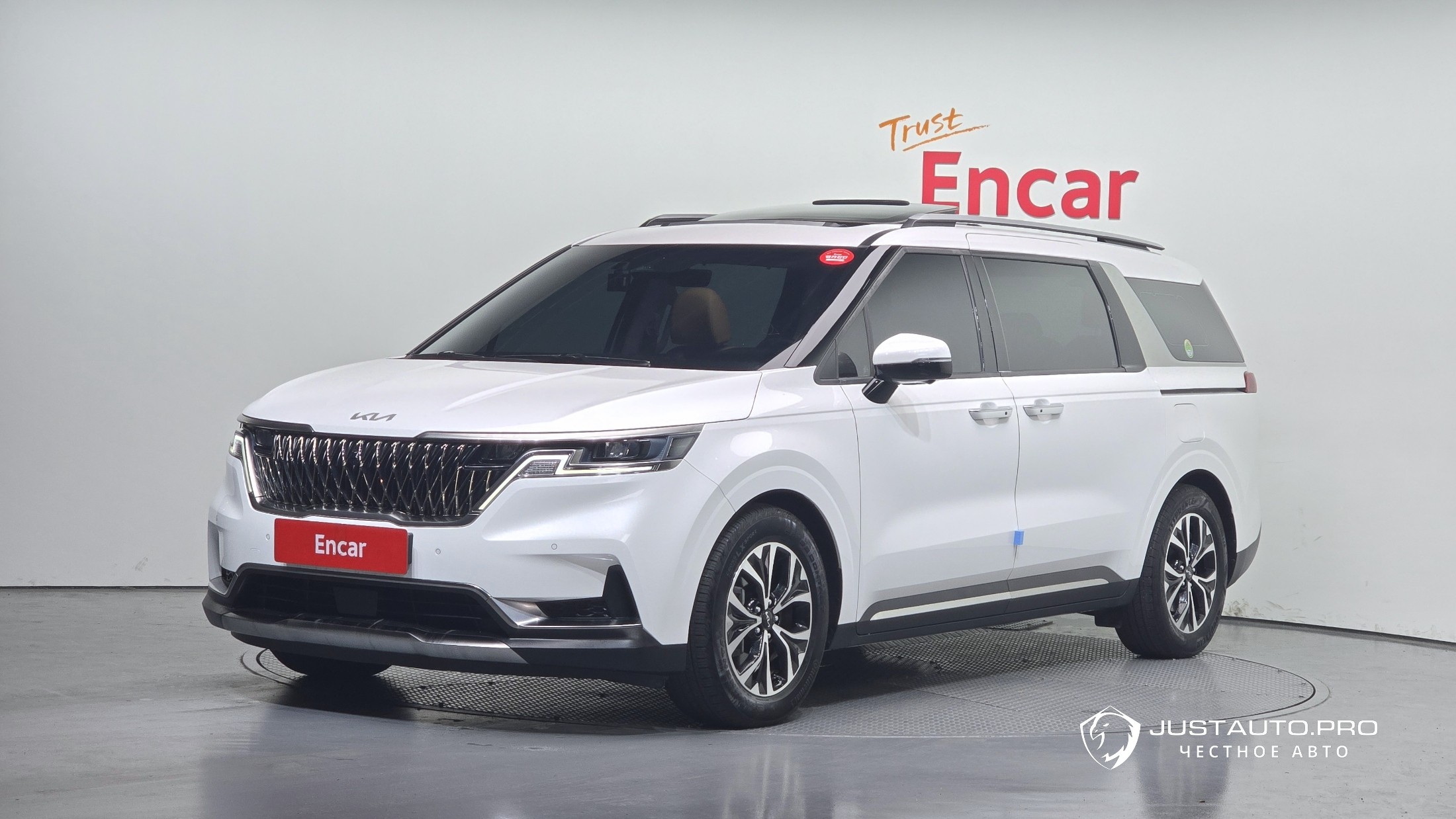 Автомобиль Kia Canival