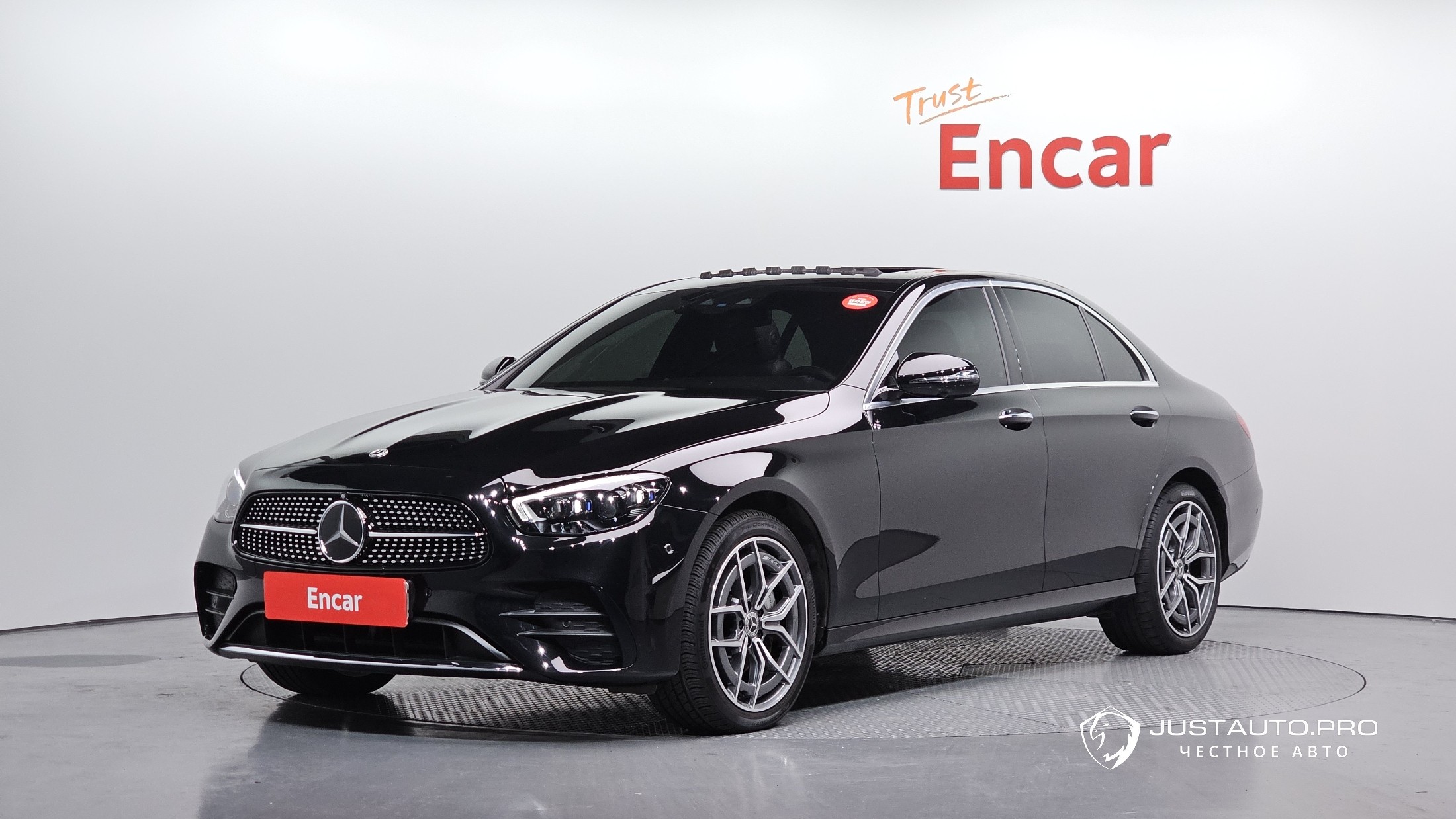 Автомобиль Mercedes-Benz E-Class