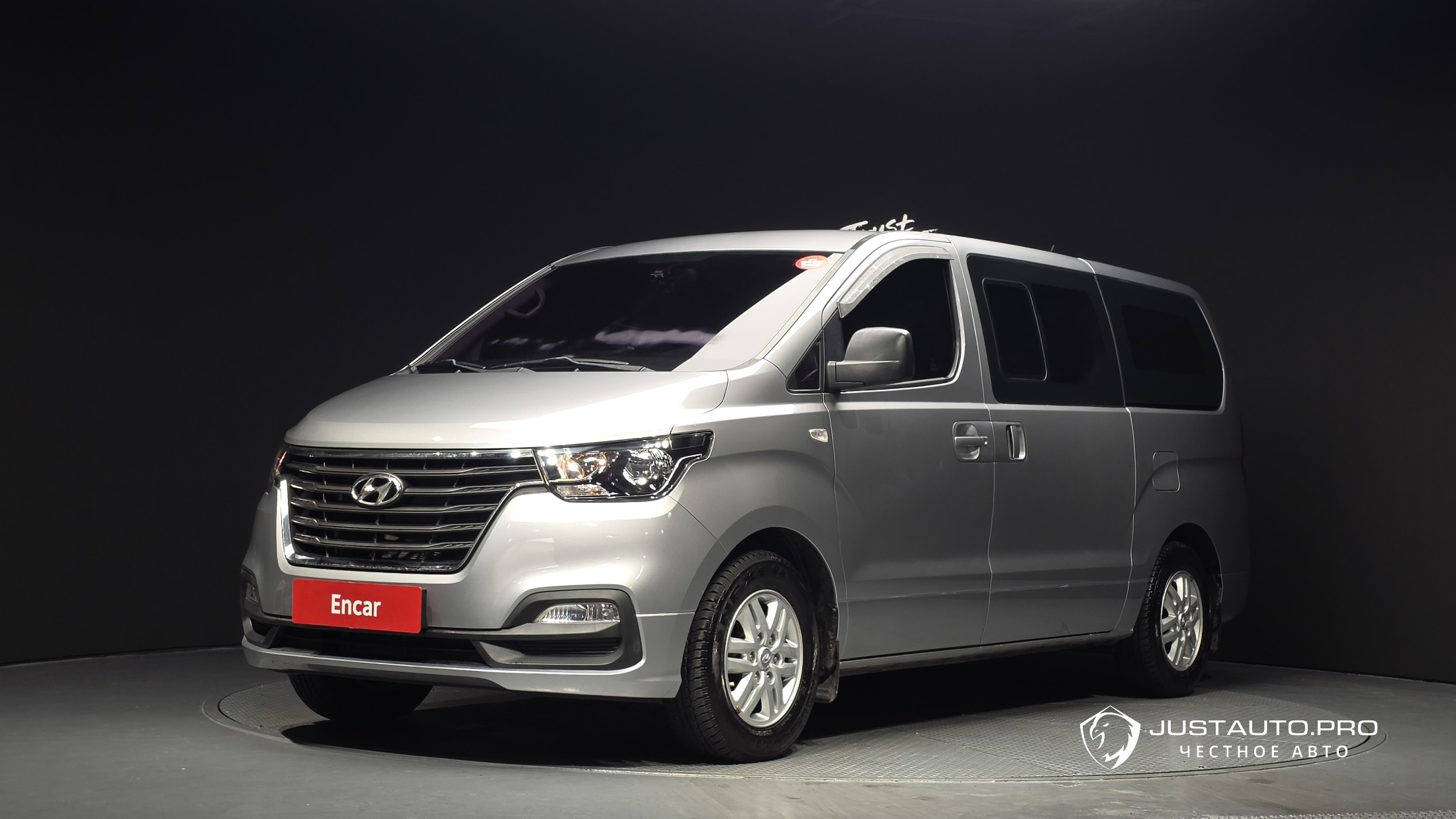 Автомобиль Hyundai Starex