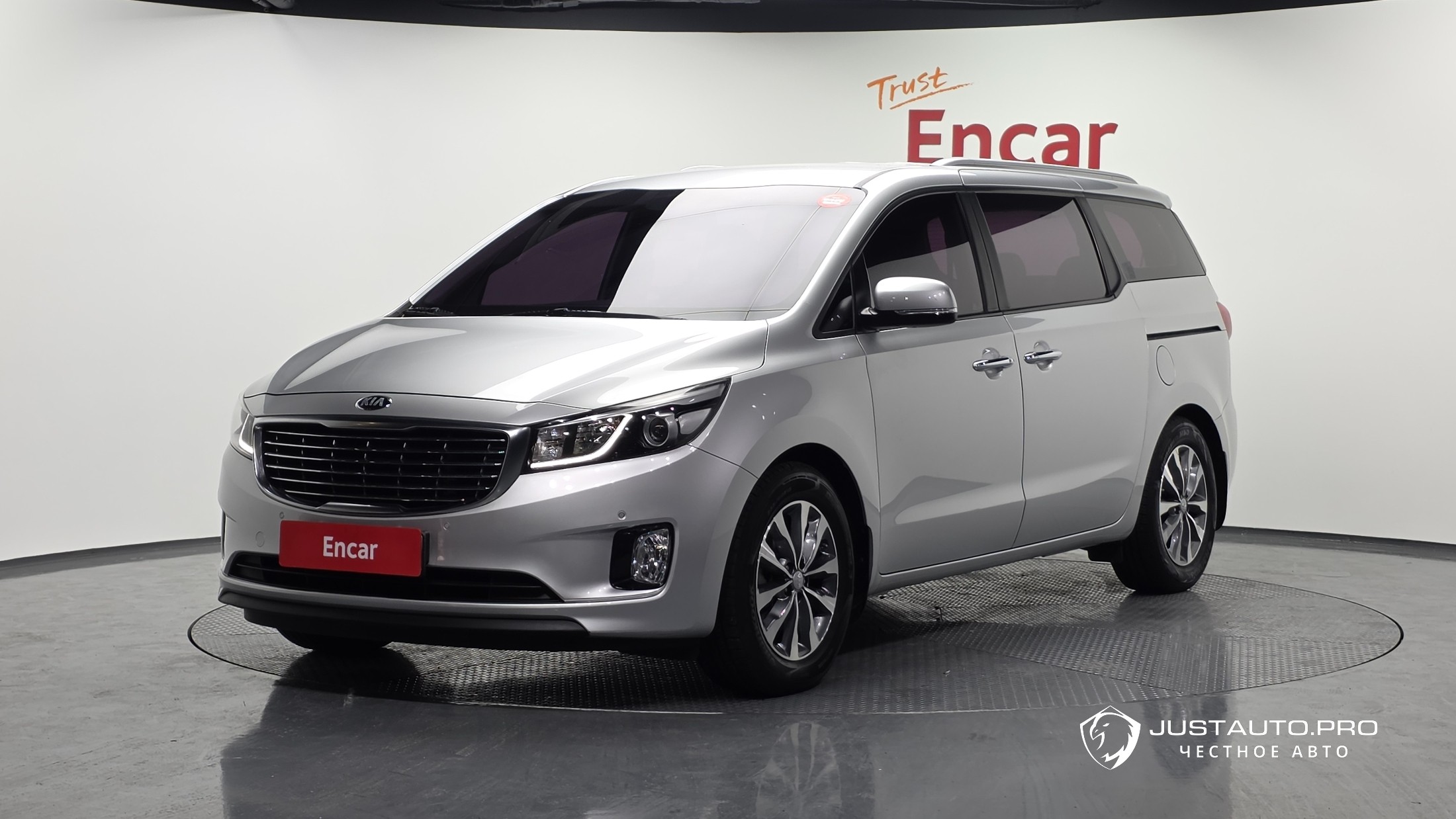Автомобиль Kia Canival