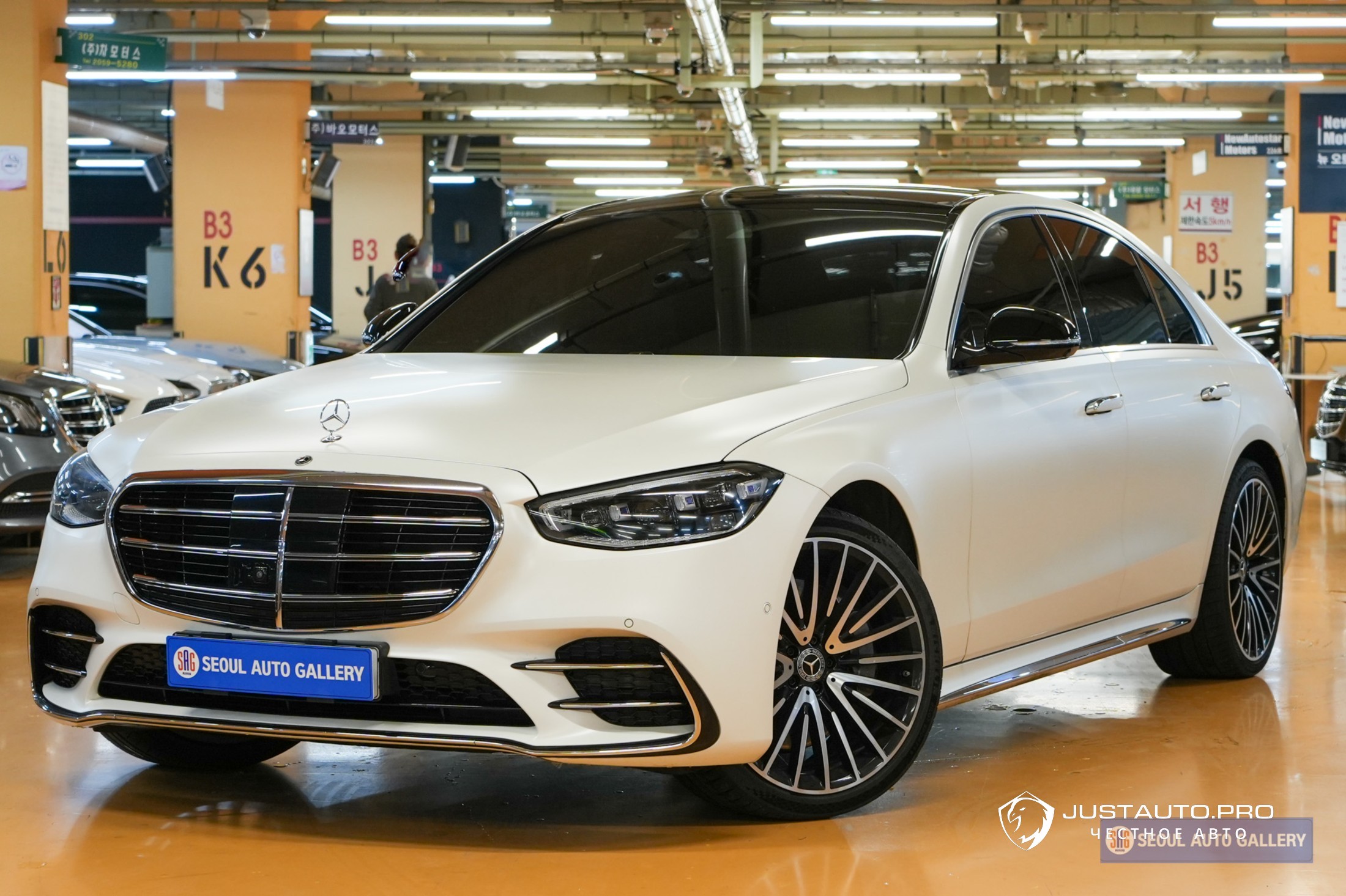 Автомобиль Mercedes-Benz S-Class