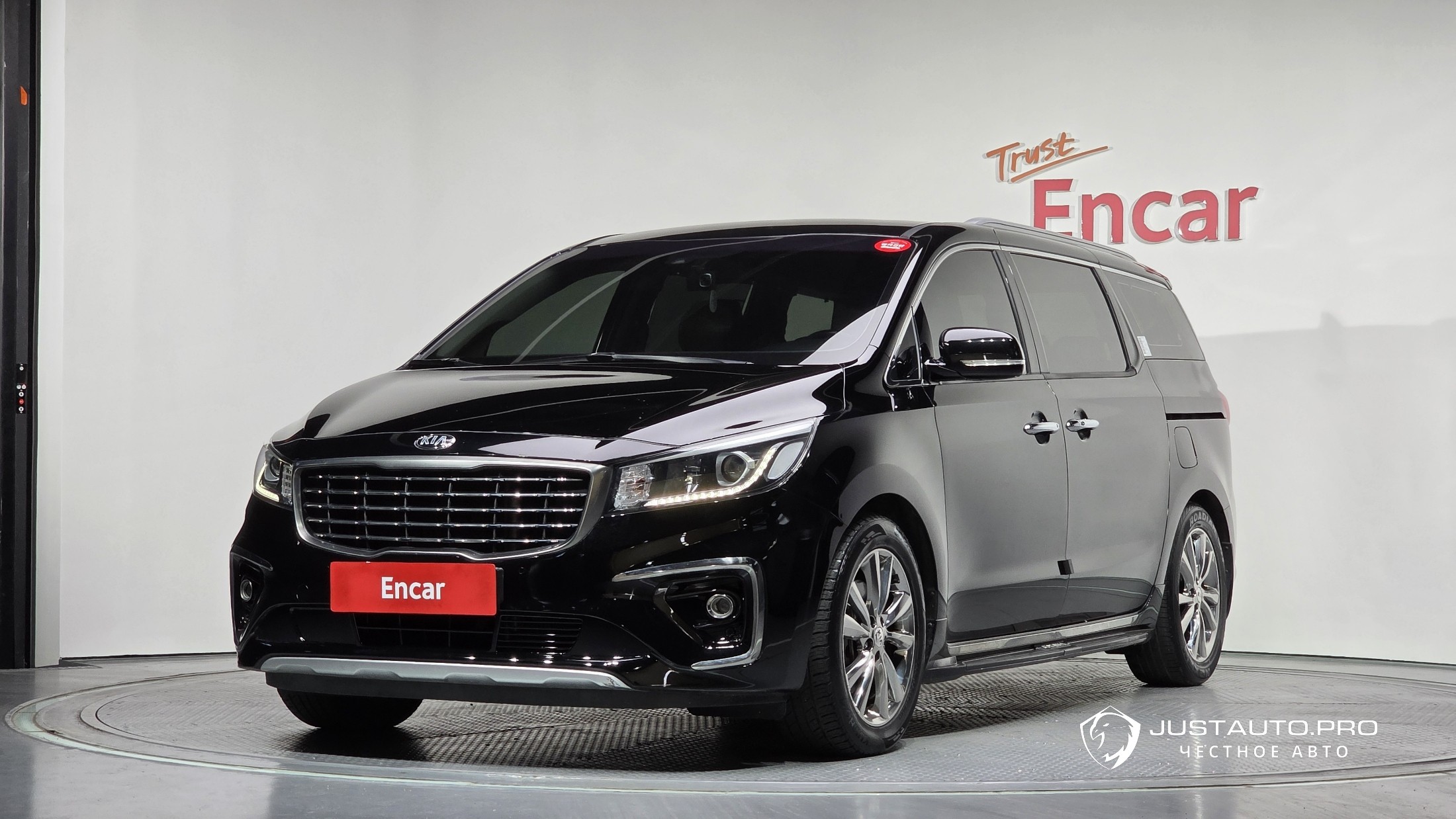 Автомобиль Kia Canival