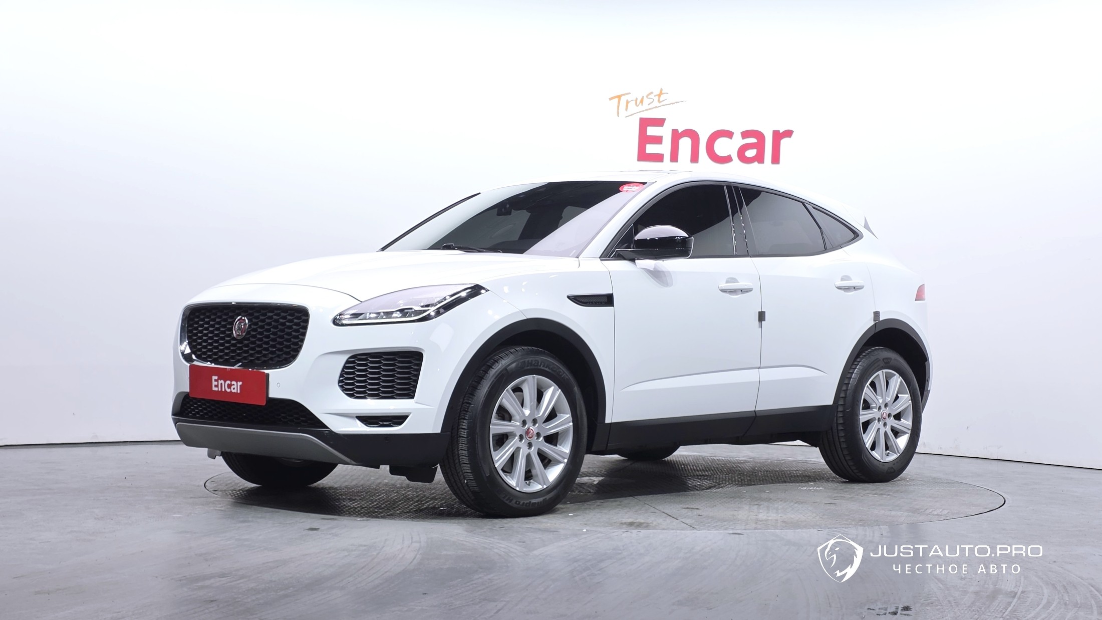 Автомобиль Jaguar E-PACE
