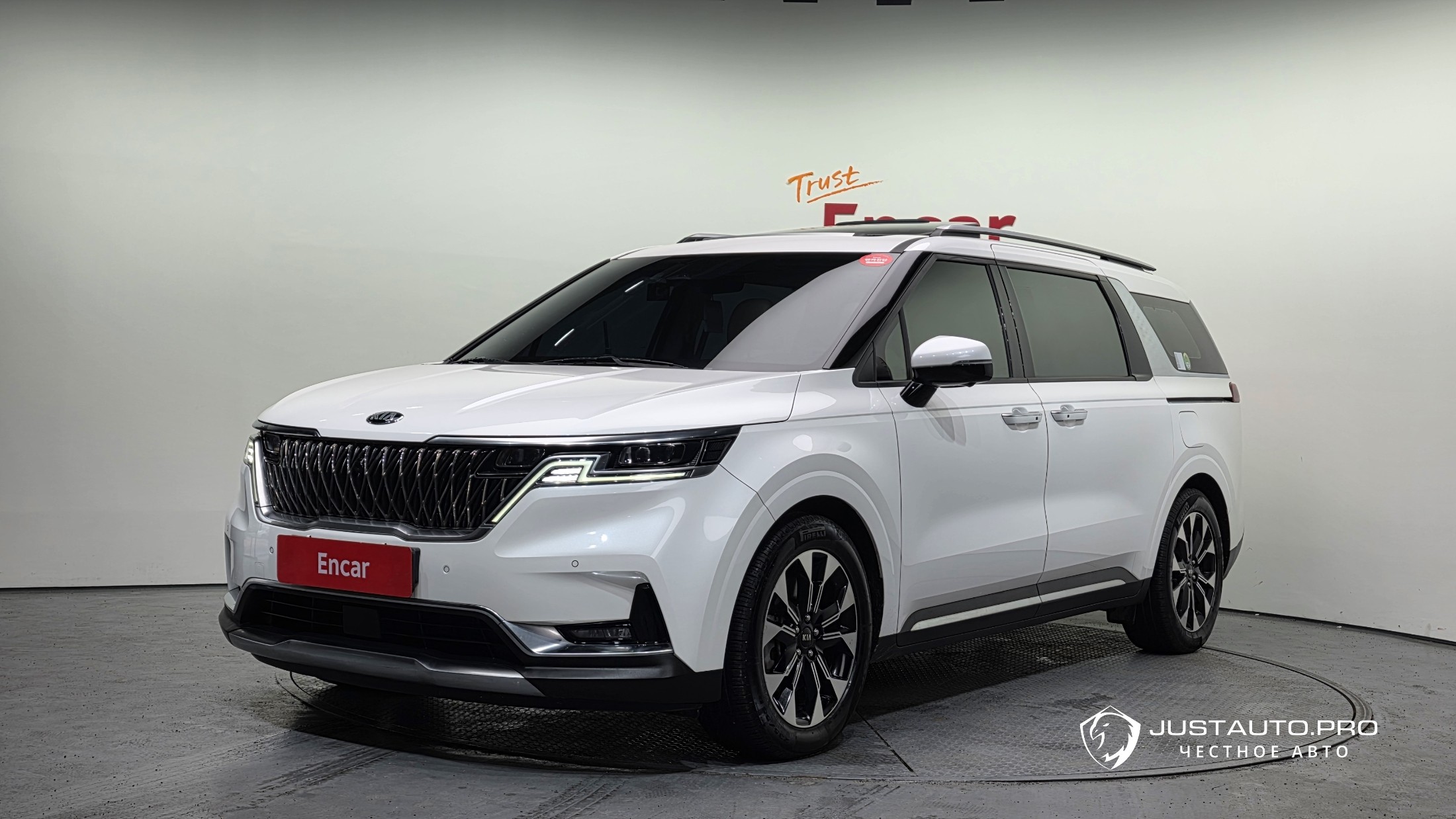 Автомобиль Kia Canival