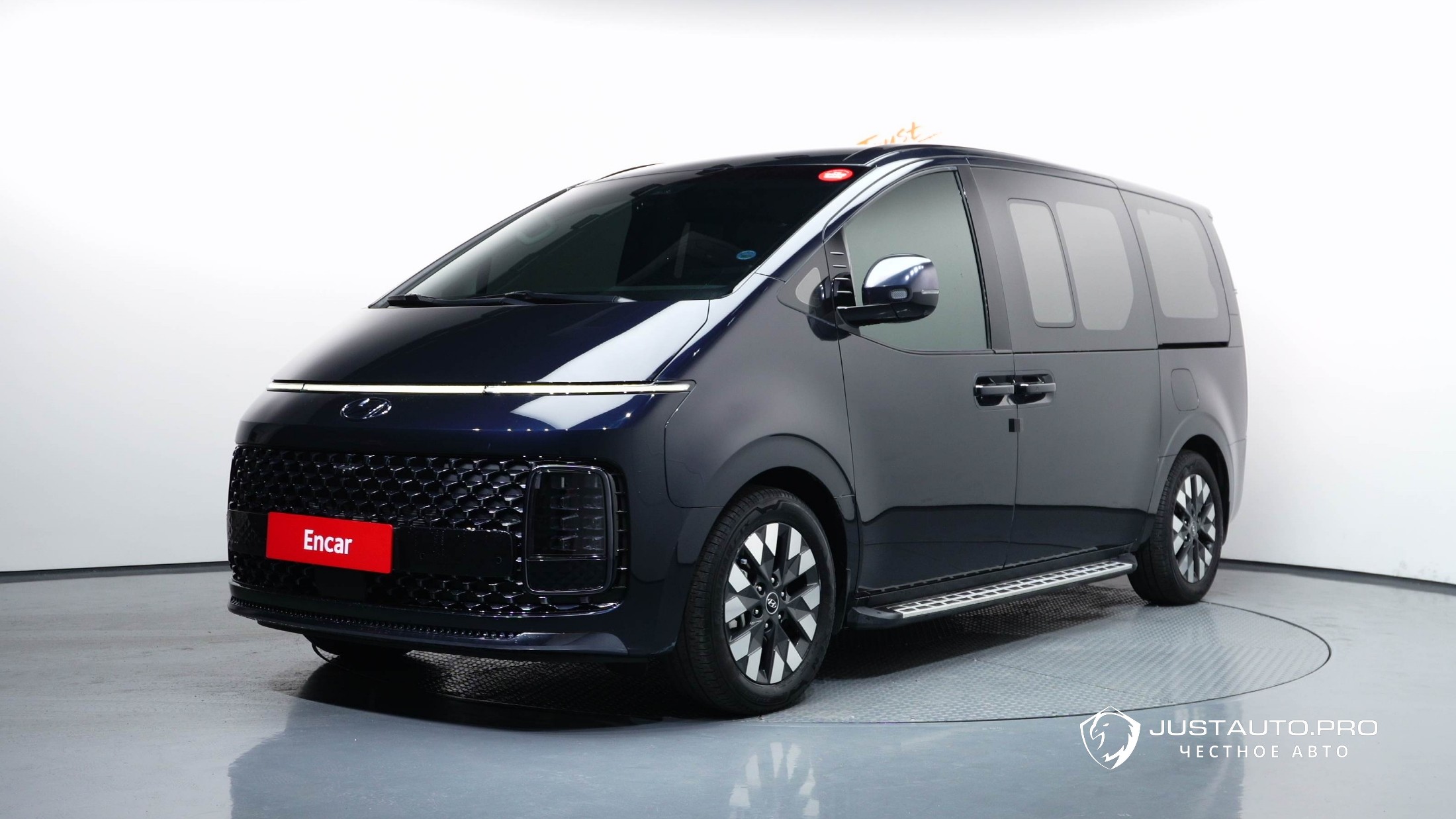 Автомобиль Hyundai Staria