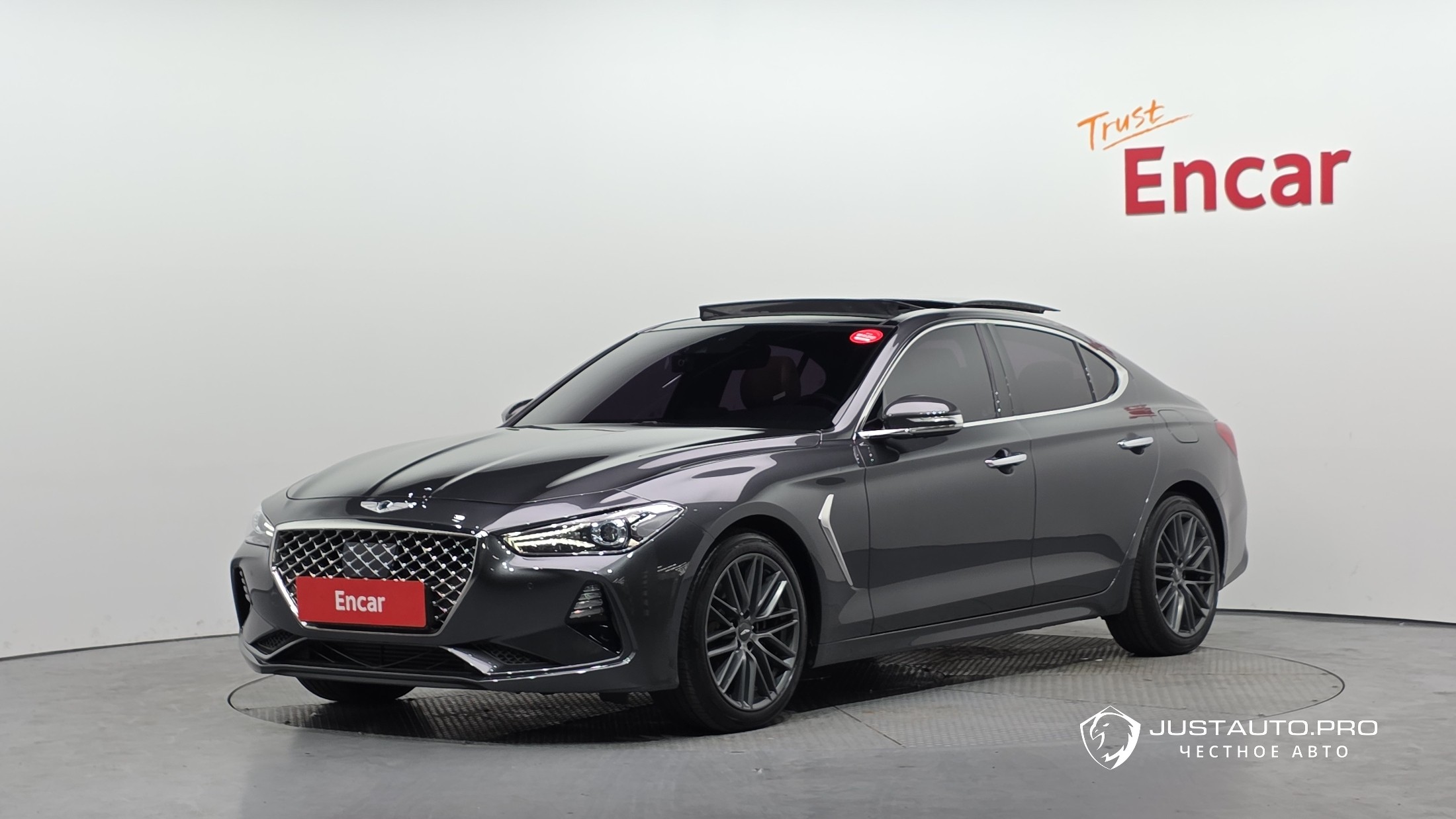 Автомобиль Genesis G70