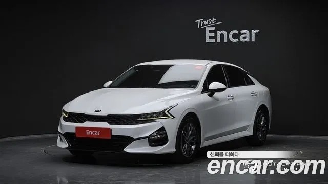 Автомобиль Kia K5