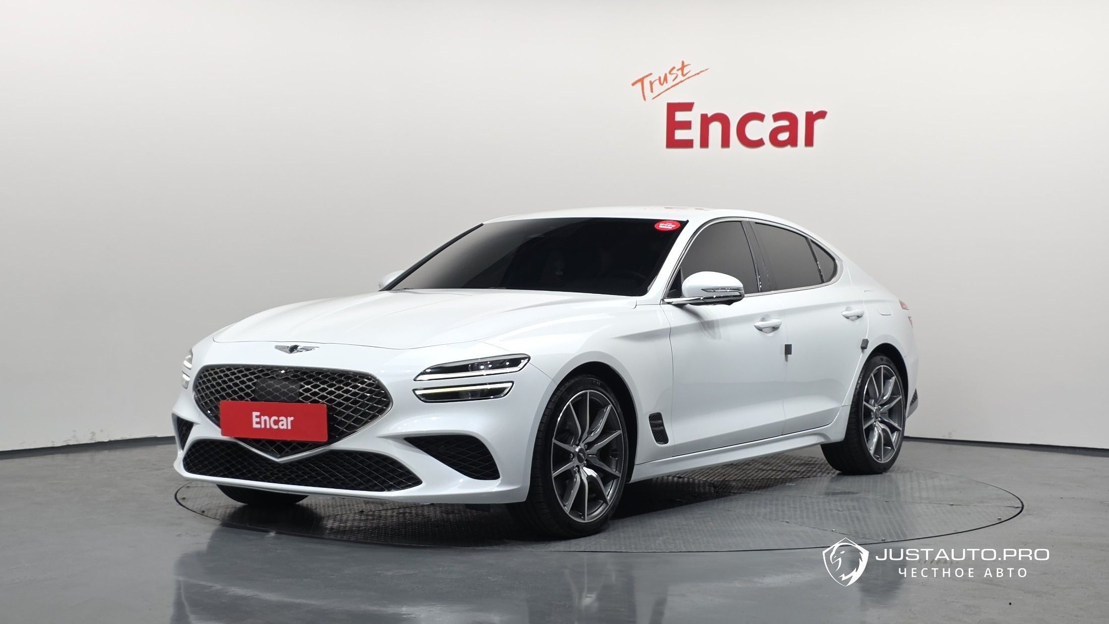 Автомобиль Genesis G70