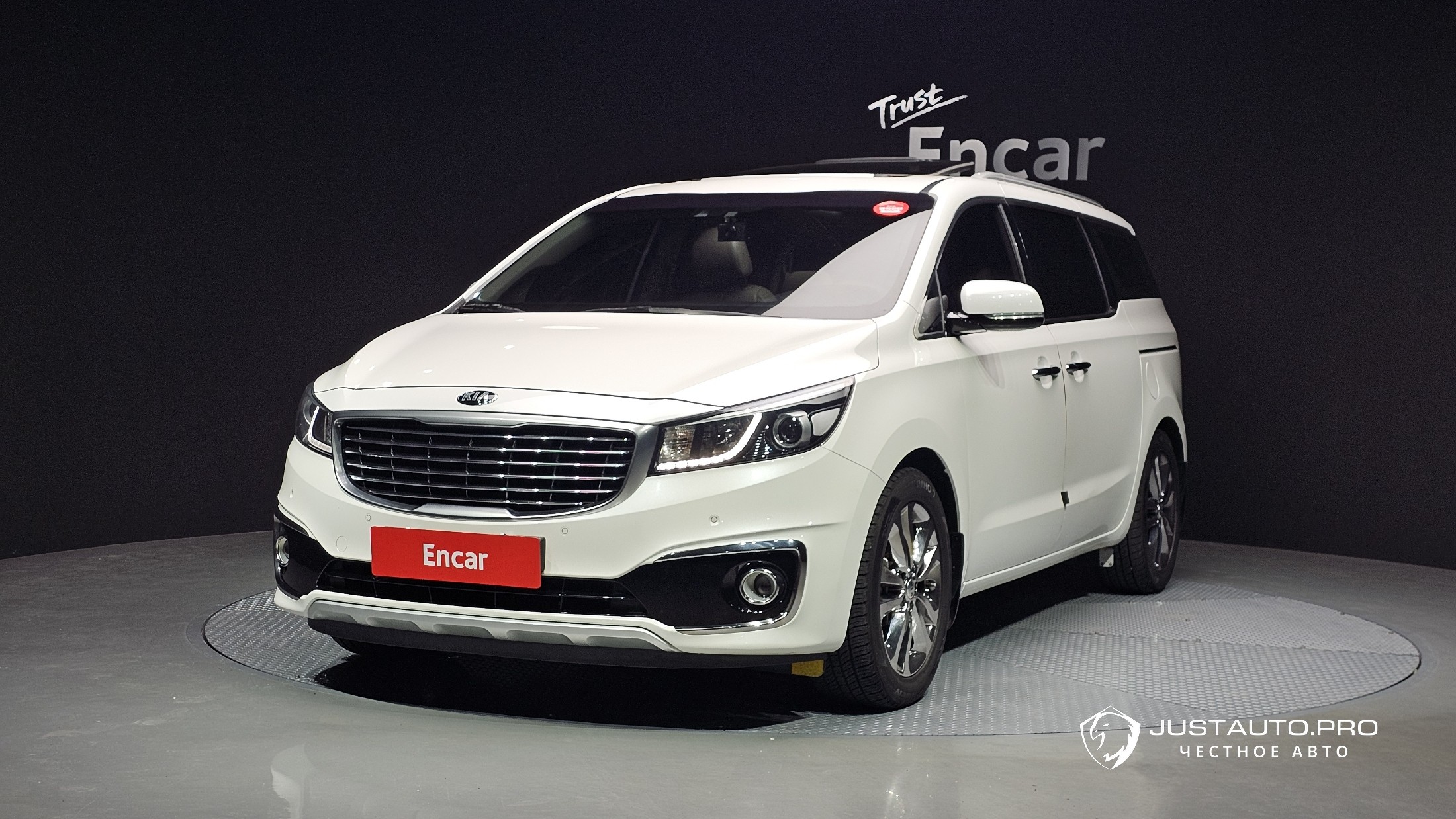 Автомобиль Kia Canival