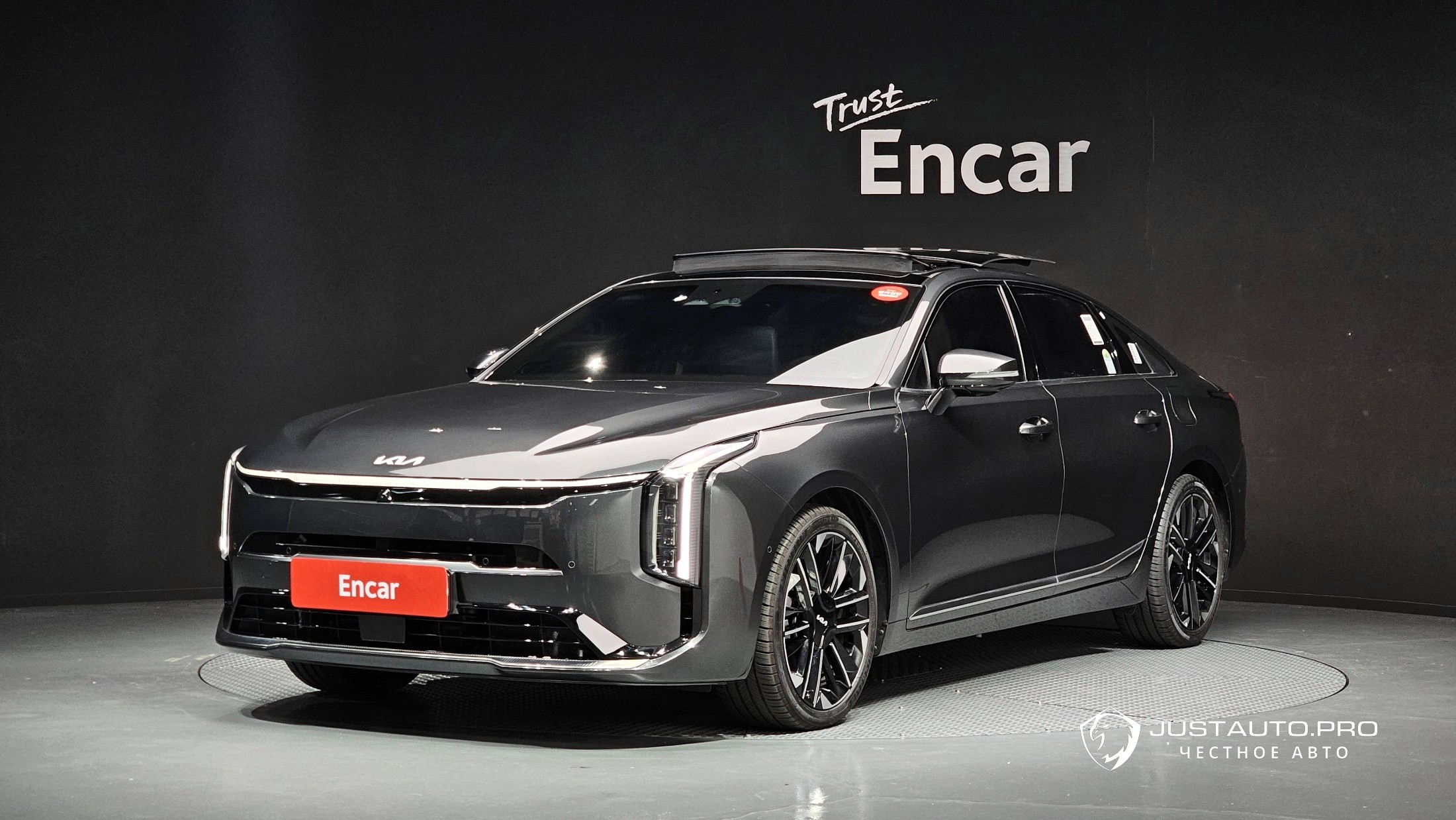 Автомобиль Kia K8