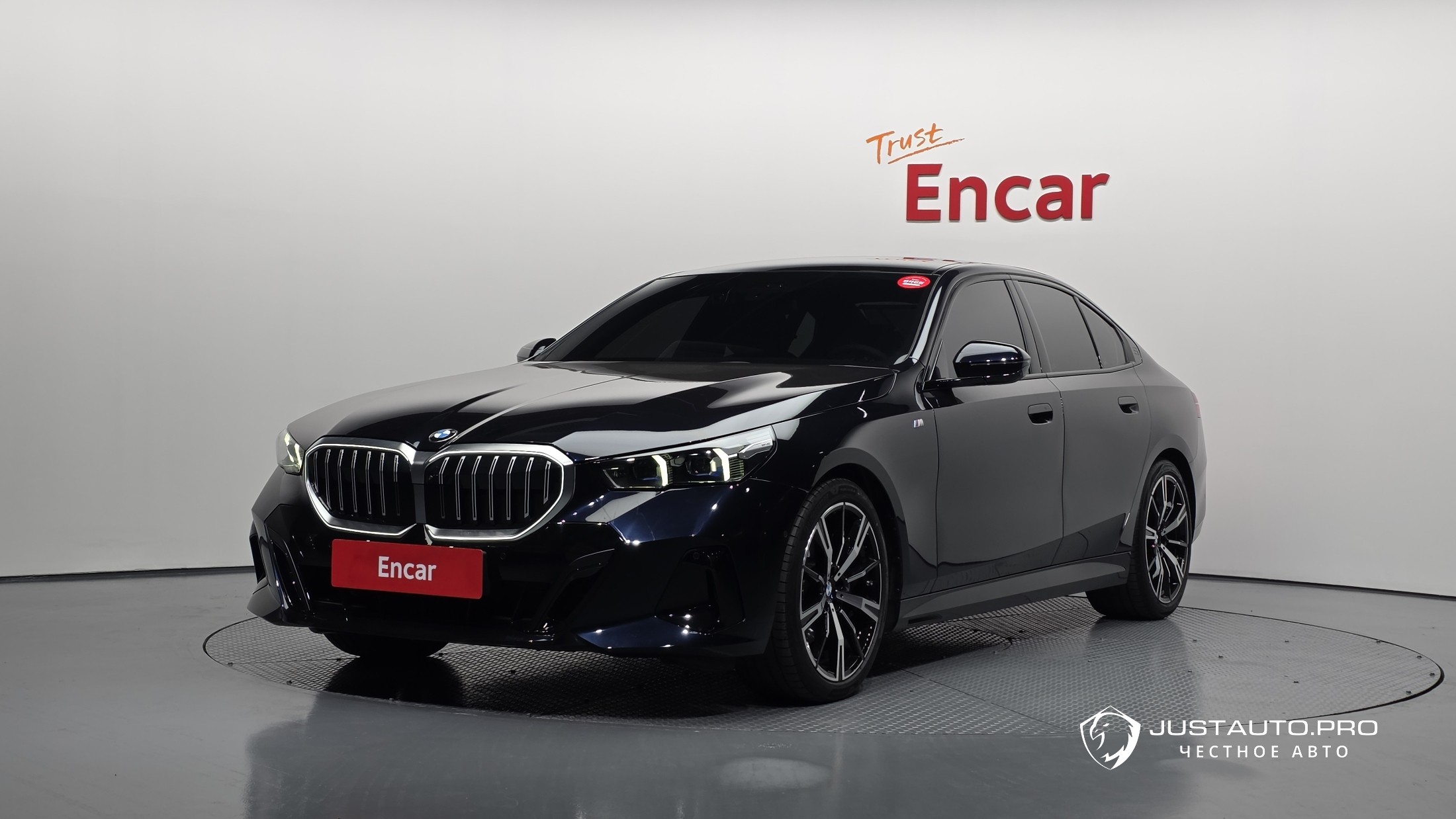 Автомобиль BMW 5-Series