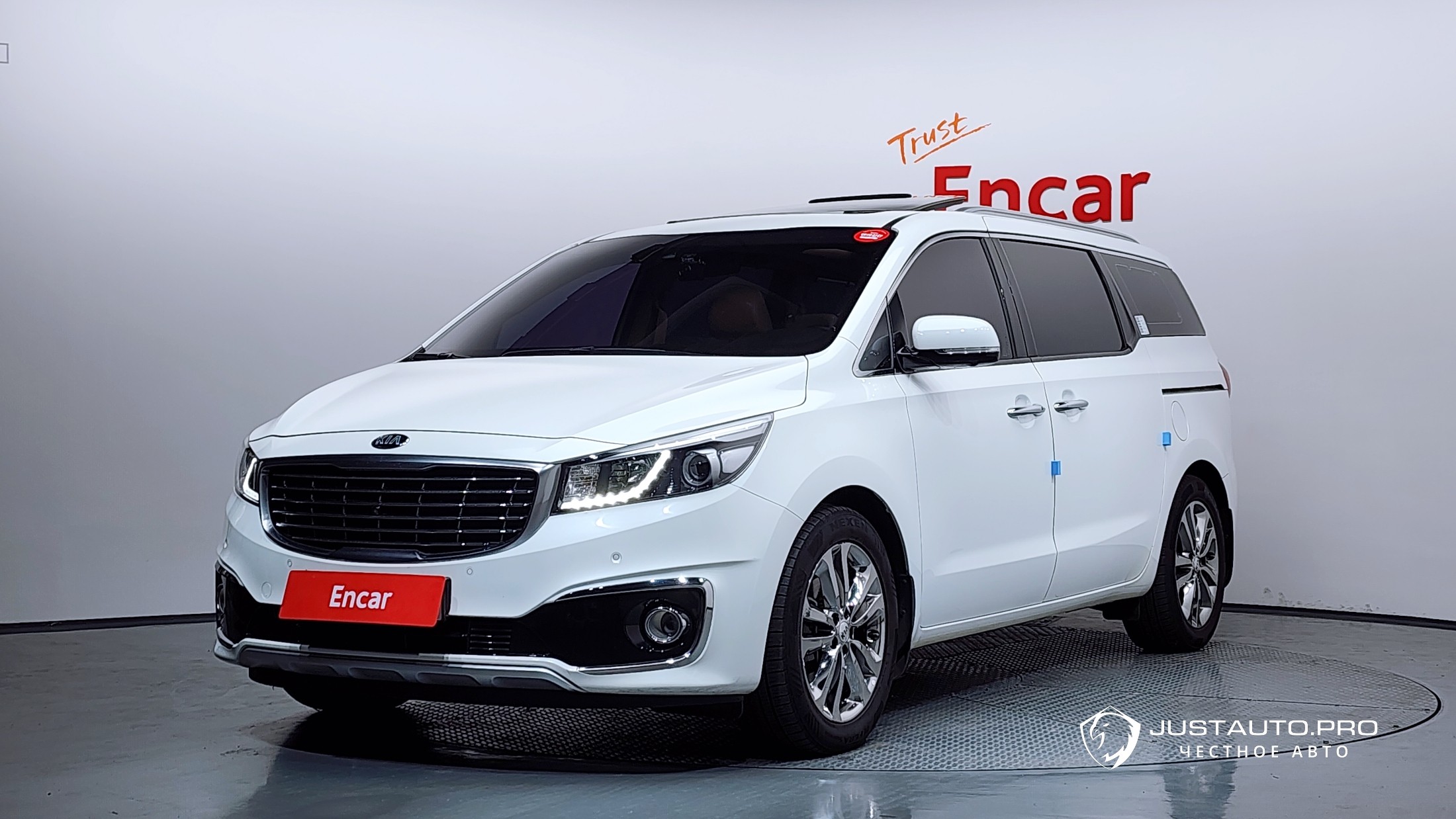 Автомобиль Kia Canival