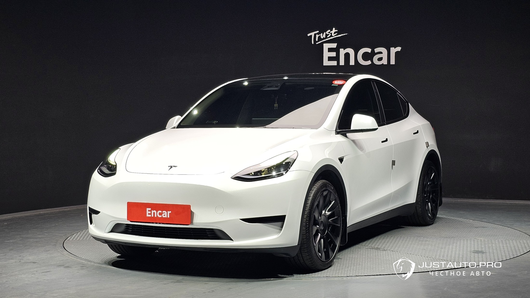 Автомобиль Tesla Model Y