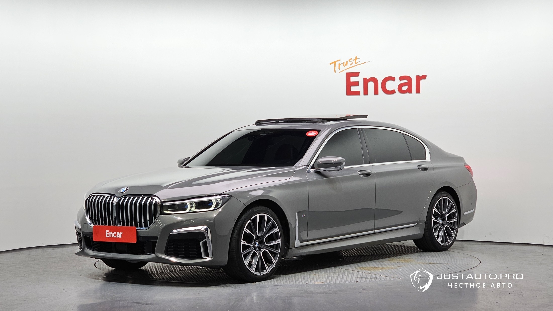 Автомобиль BMW 7-Series