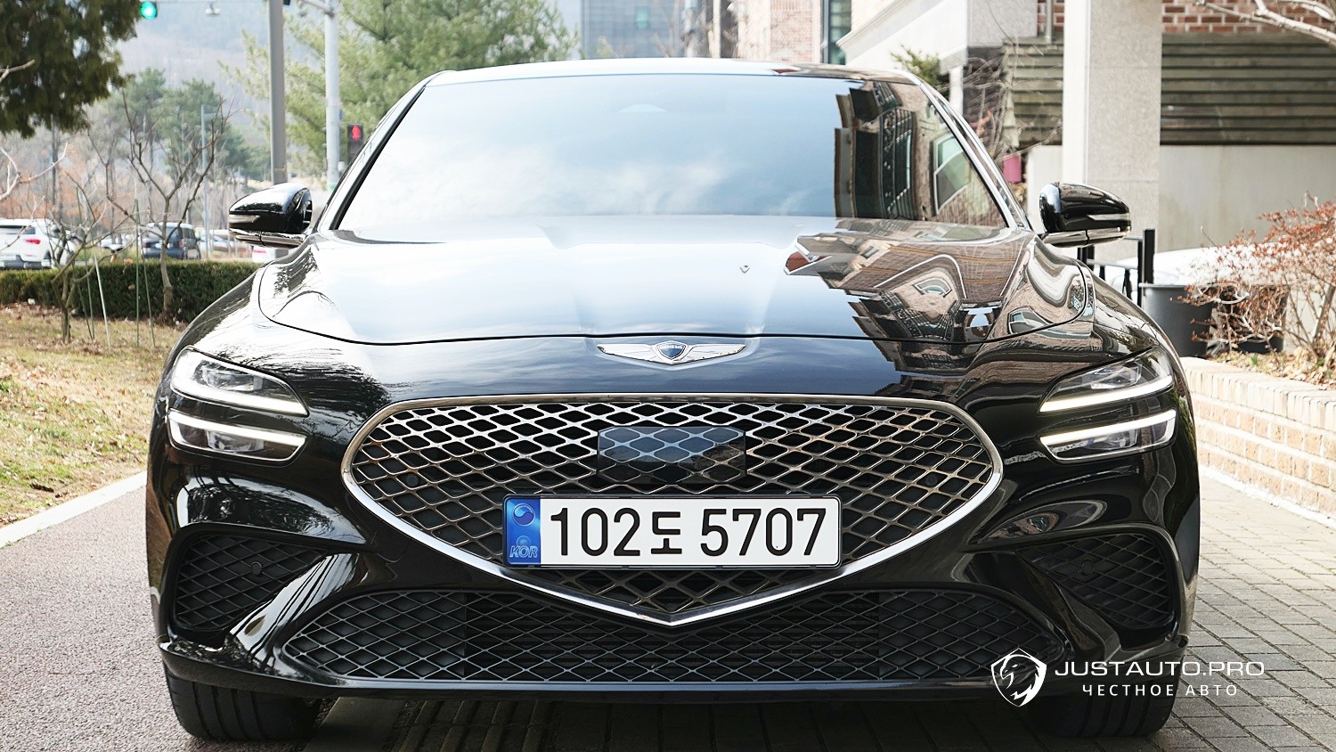 Автомобиль Genesis G70