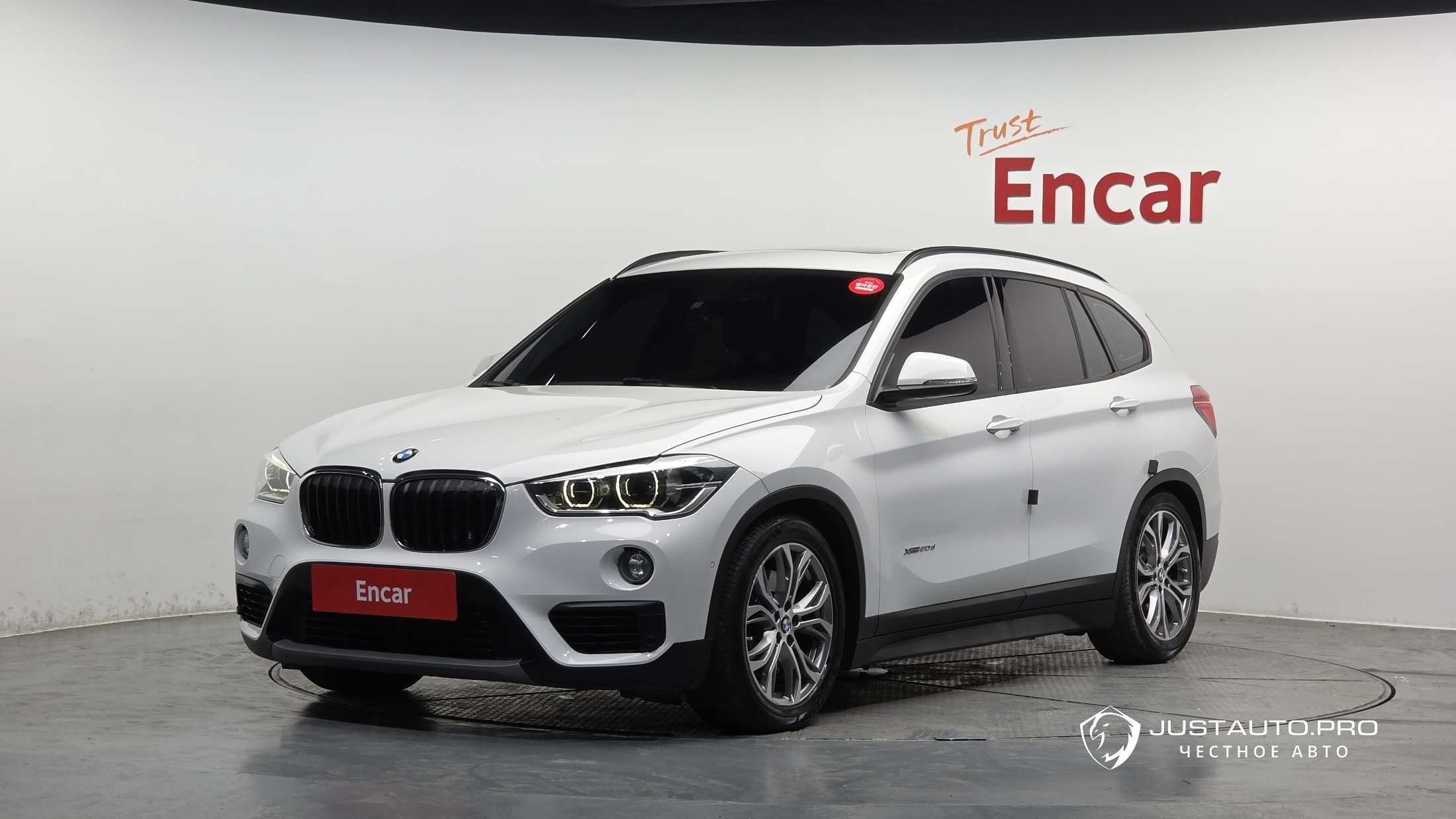 Автомобиль BMW X1
