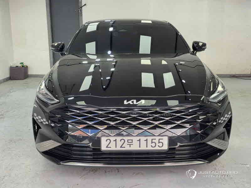Автомобиль Kia K8