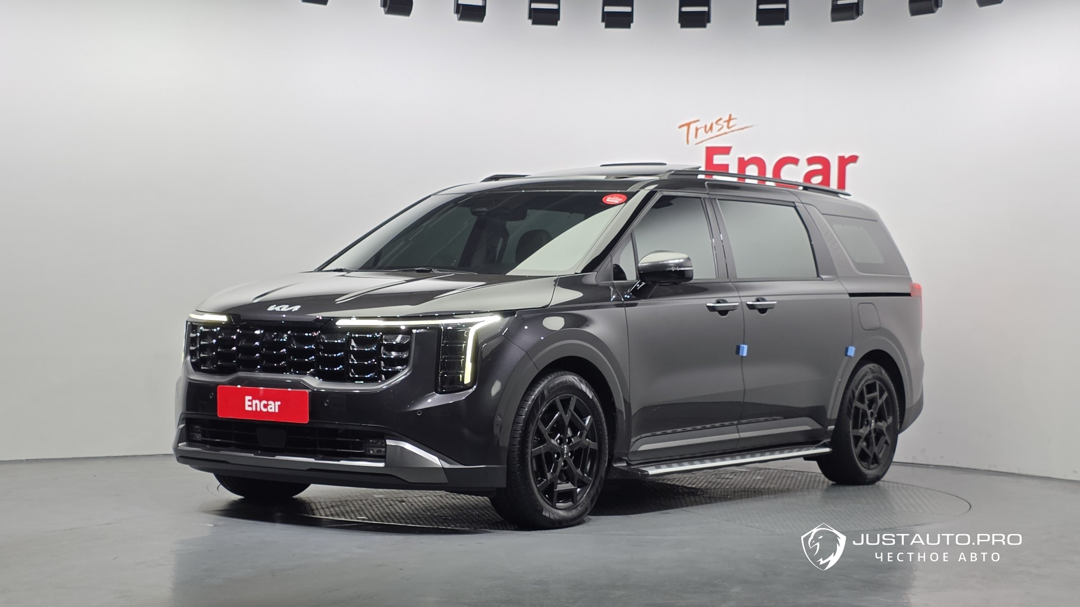 Автомобиль Kia Canival