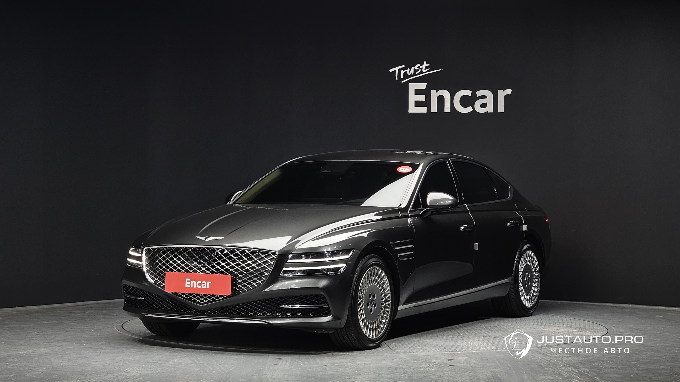 Автомобиль Genesis G80