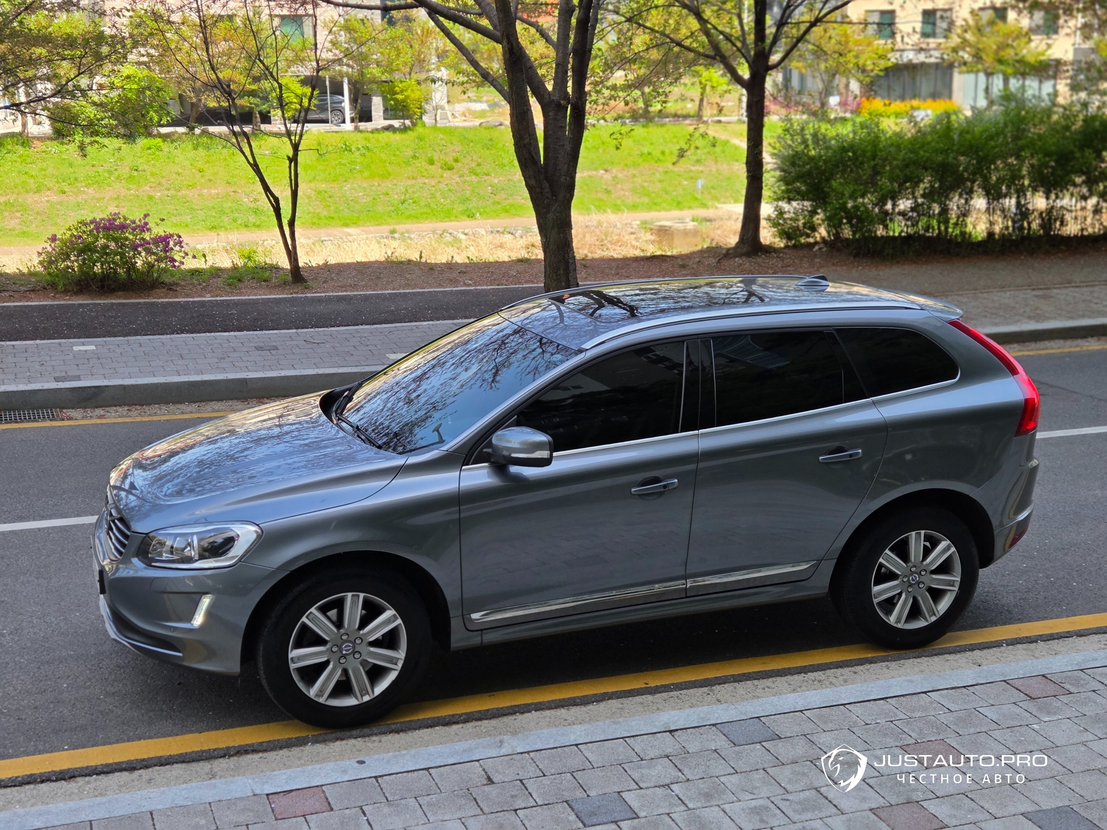 Автомобиль Volvo XC60