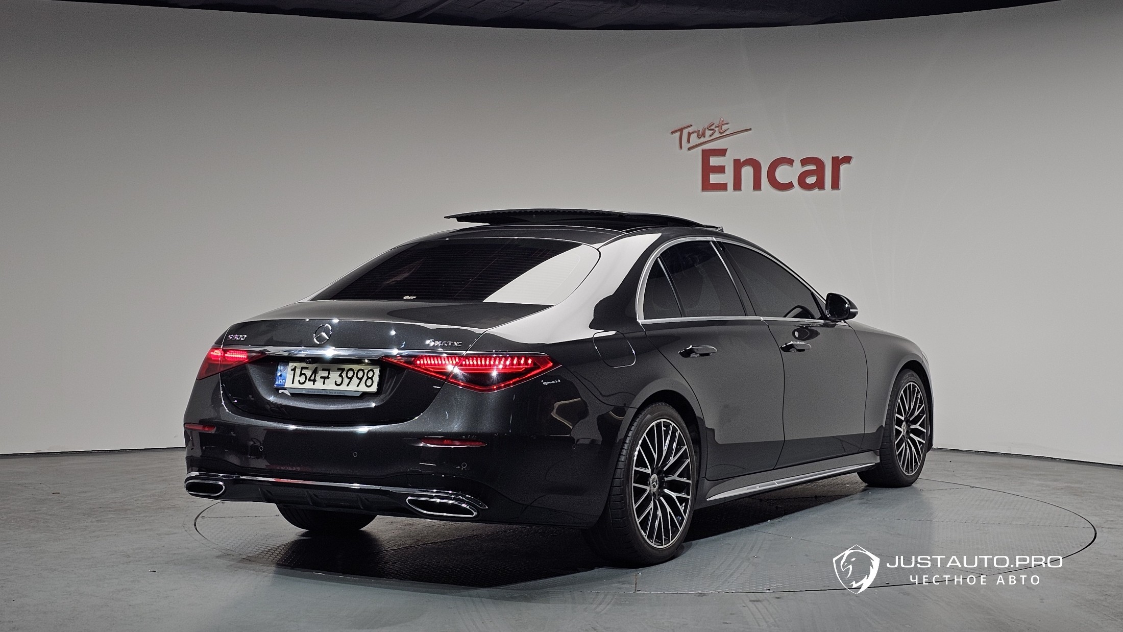 Автомобиль Mercedes-Benz S-Class