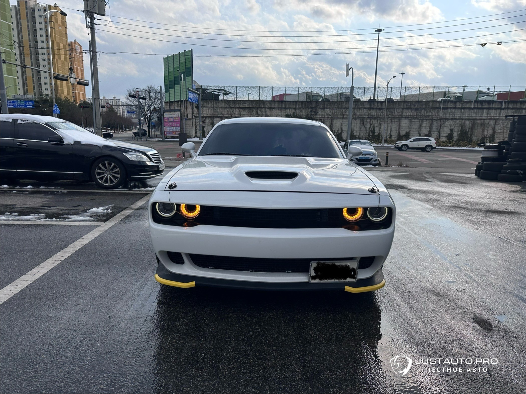 Автомобиль Dodge Challenger
