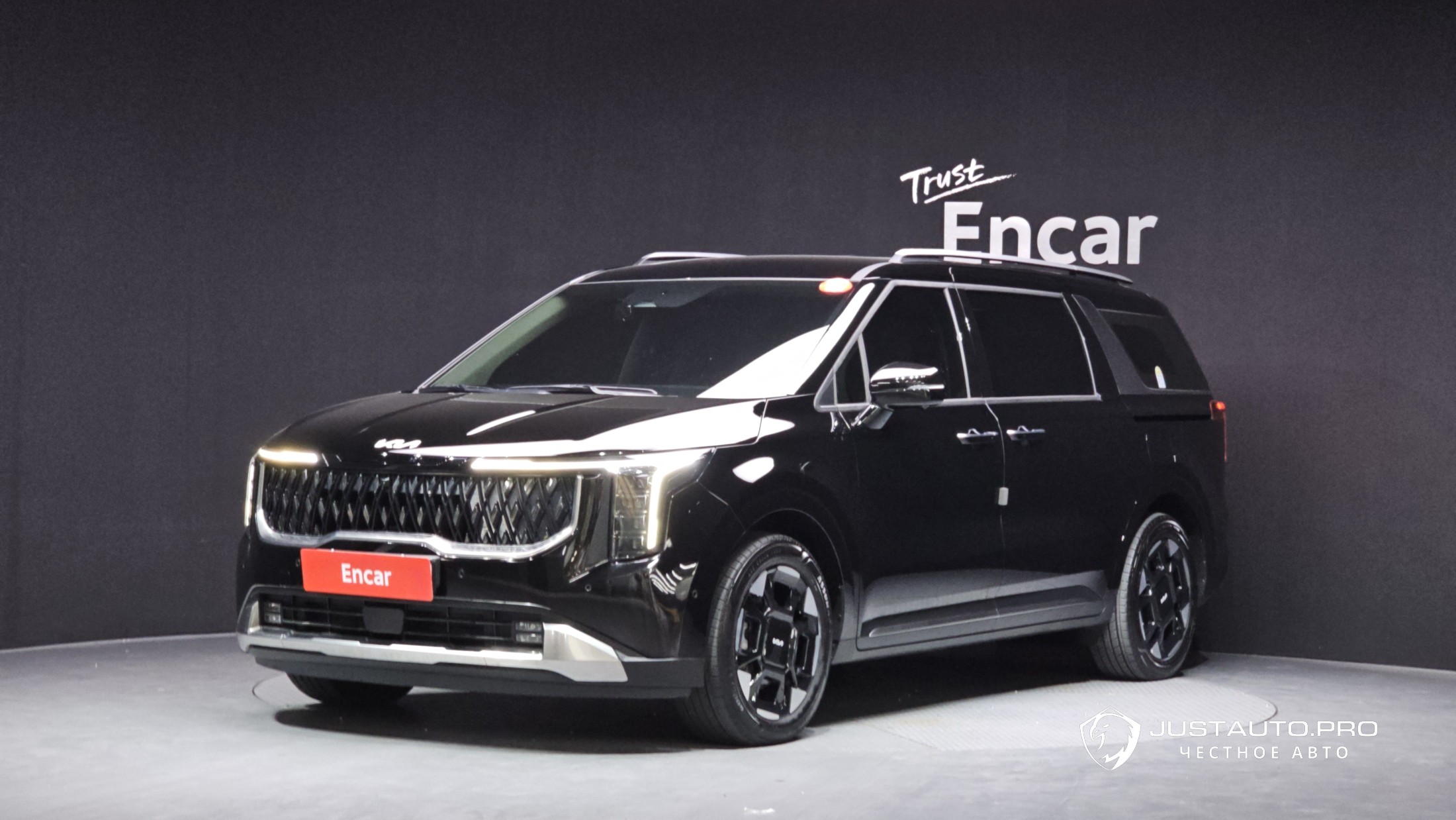 Автомобиль Kia Canival